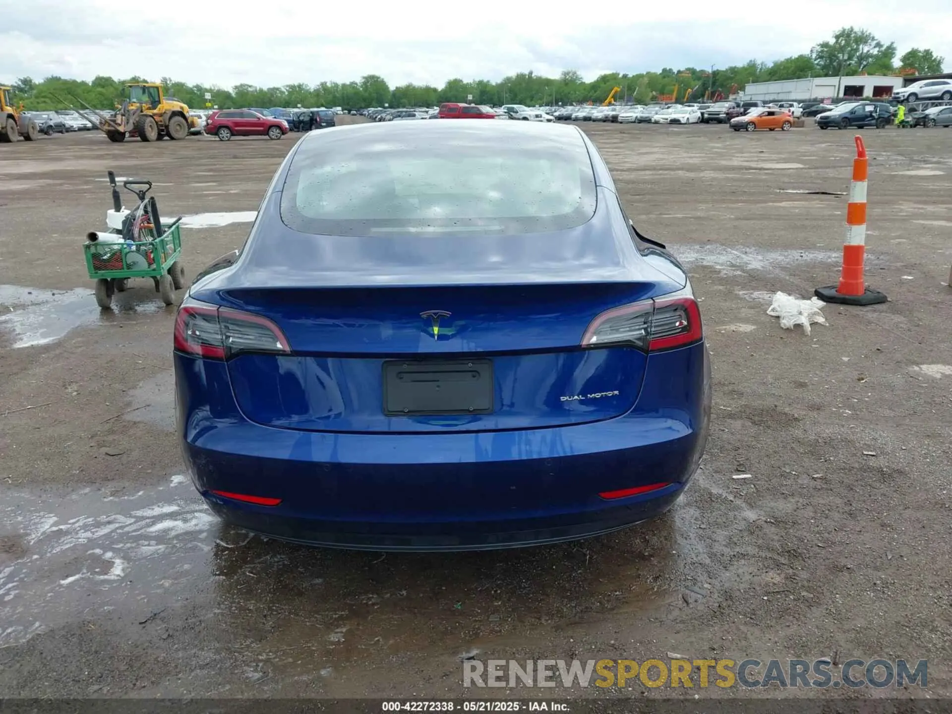 17 fotografías del automóvil dañado 5YJ3E1EB1LF617461 TESLA MODEL 3 2020