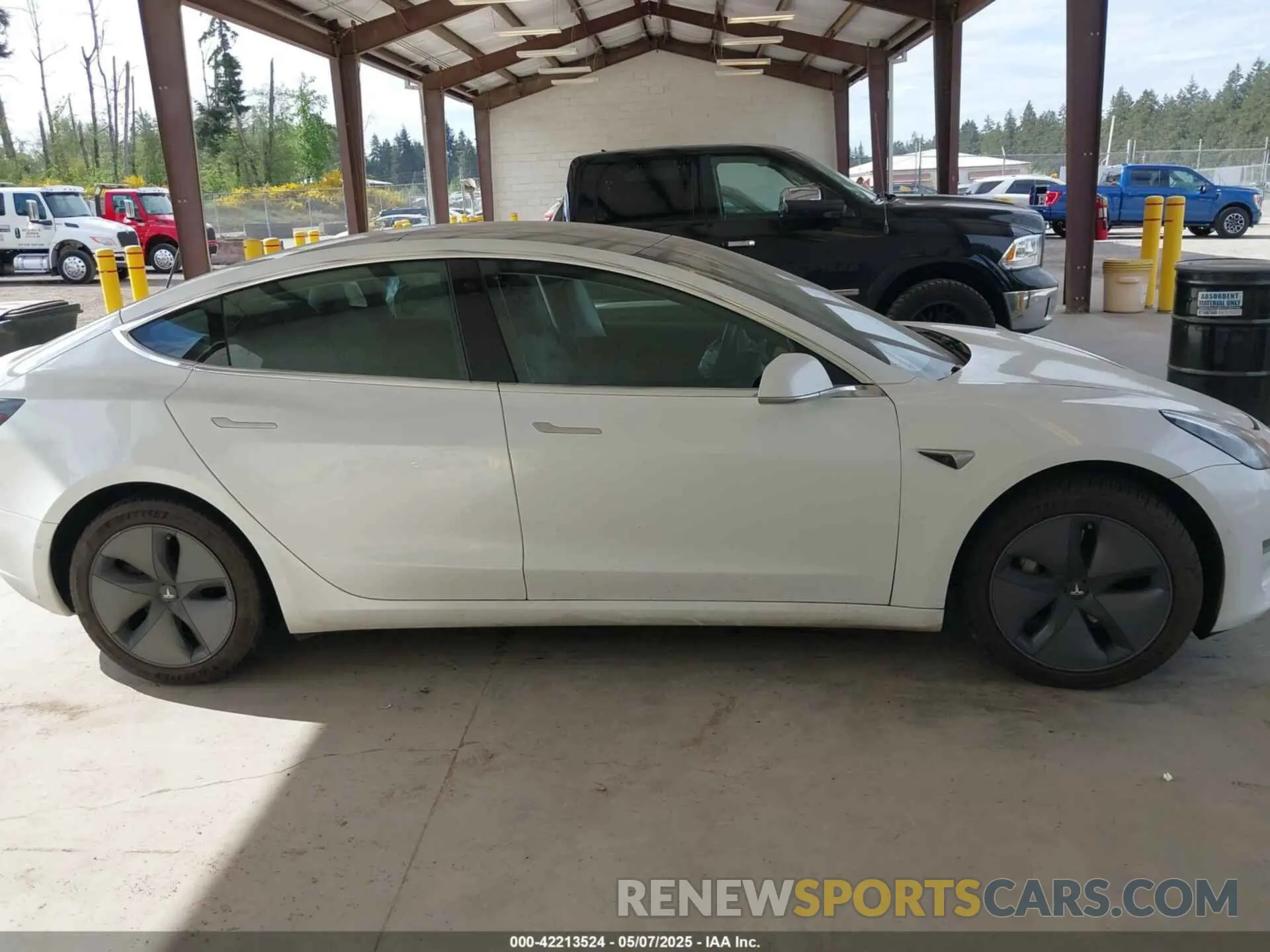 12 fotografías del automóvil dañado 5YJ3E1EB1LF636768 TESLA MODEL 3 2020