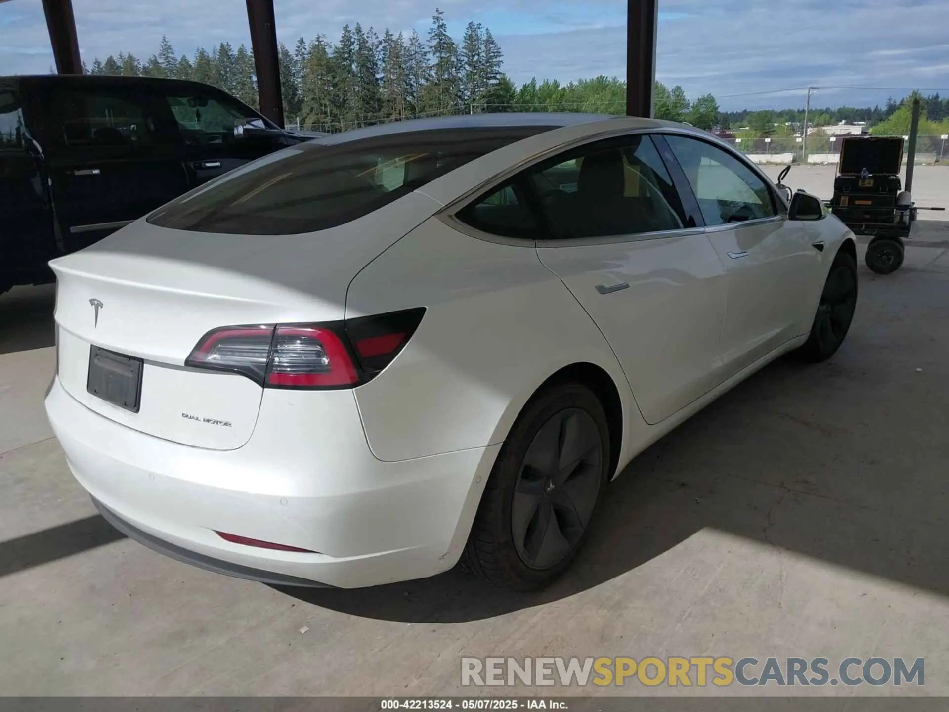 4 fotografías del automóvil dañado 5YJ3E1EB1LF636768 TESLA MODEL 3 2020