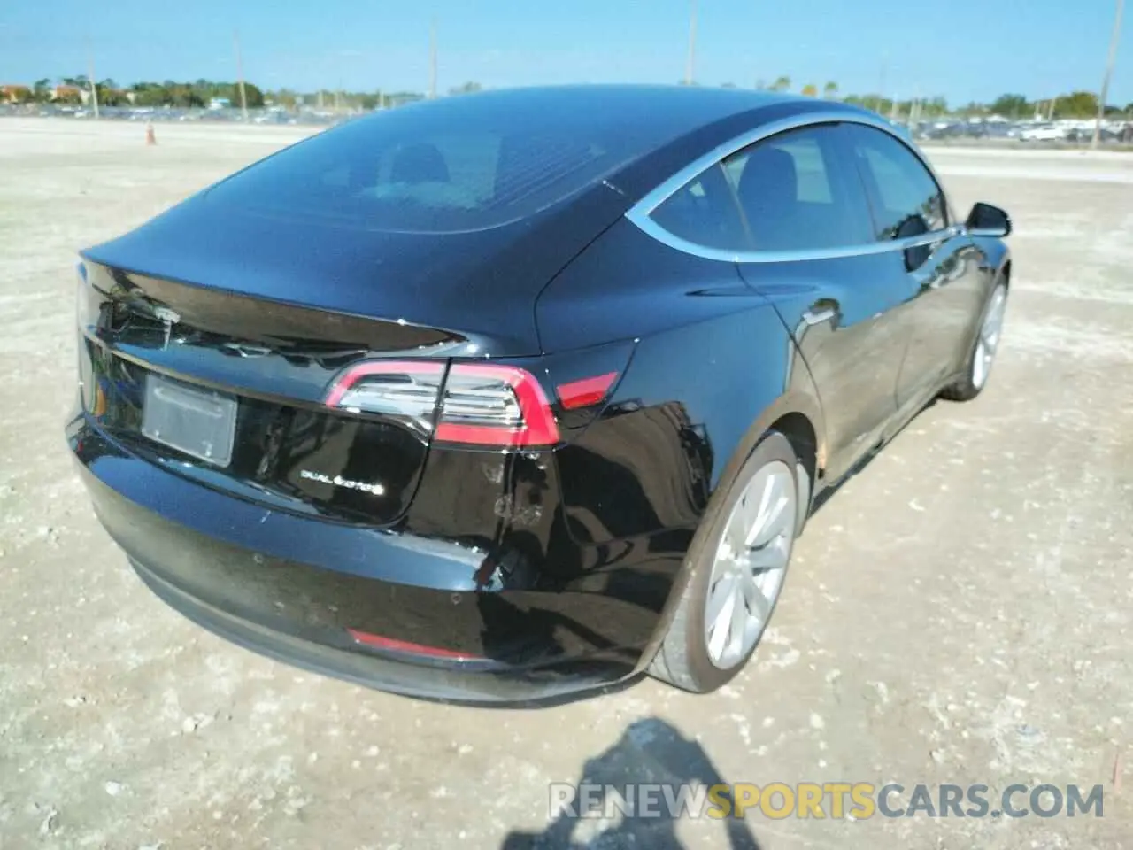 4 fotografías del automóvil dañado 5YJ3E1EB1LF721450 TESLA MODEL 3 2020