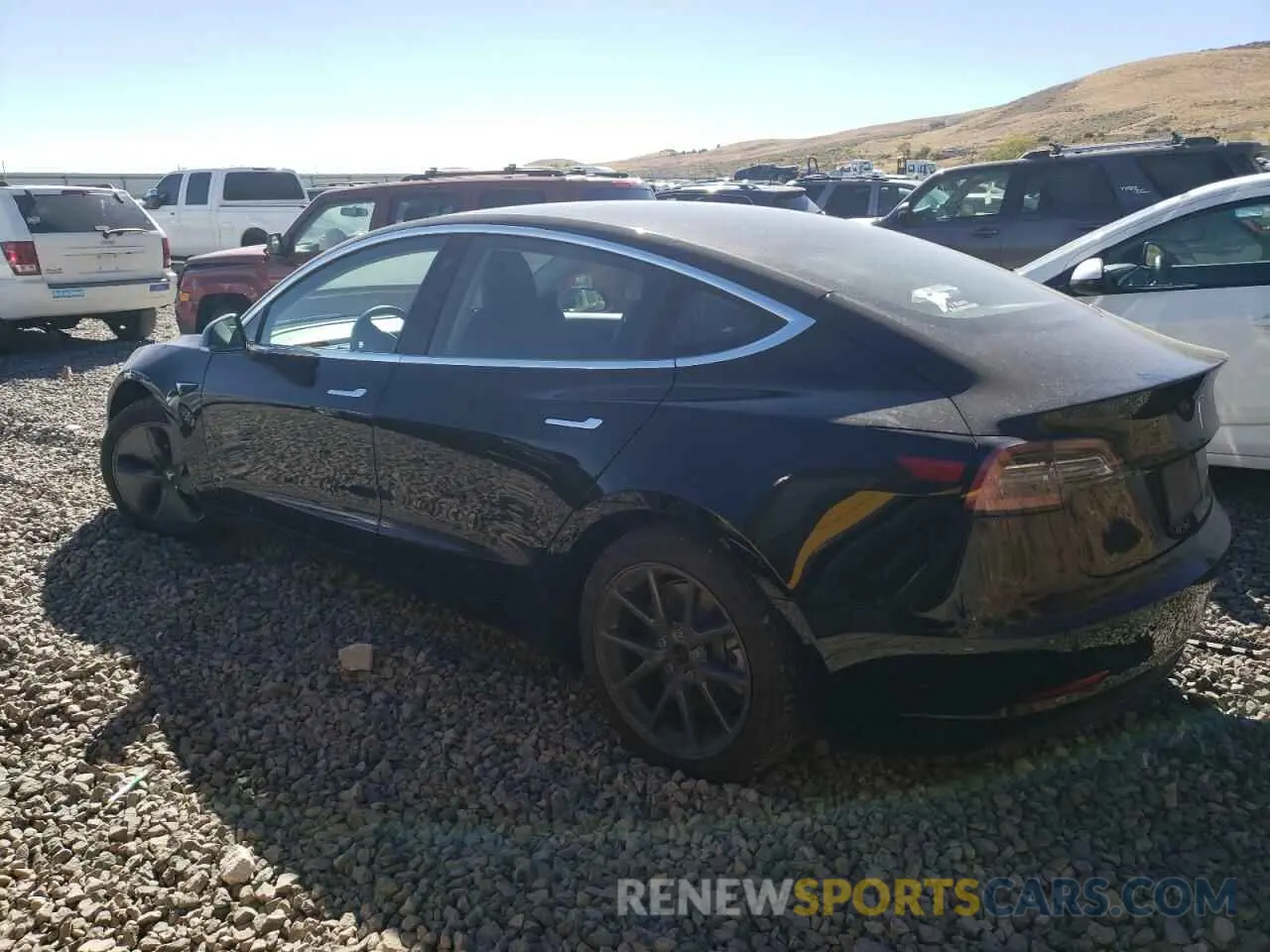 2 fotografías del automóvil dañado 5YJ3E1EB1LF746252 TESLA MODEL 3 2020