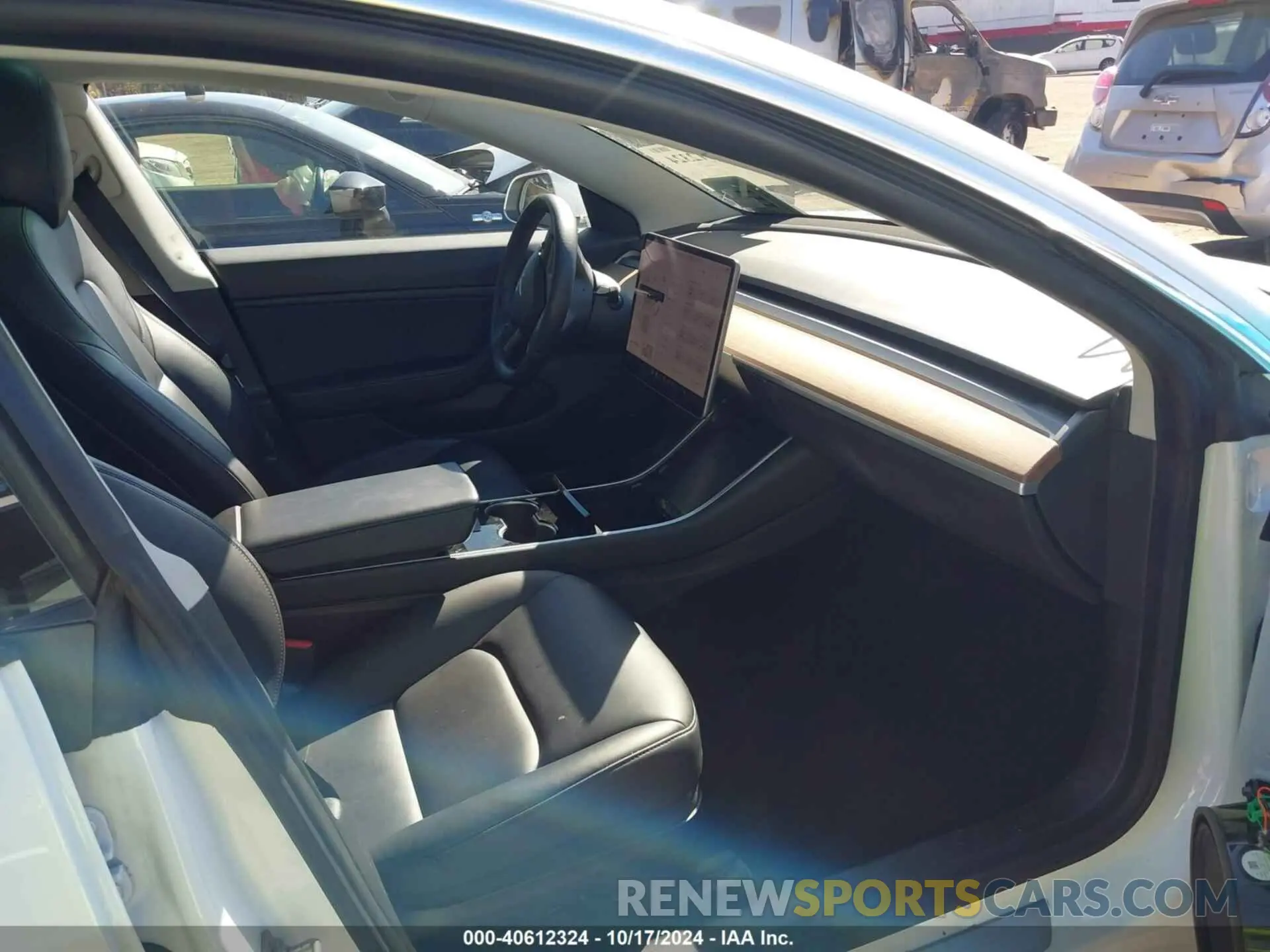 5 fotografías del automóvil dañado 5YJ3E1EB2LF618201 TESLA MODEL 3 2020