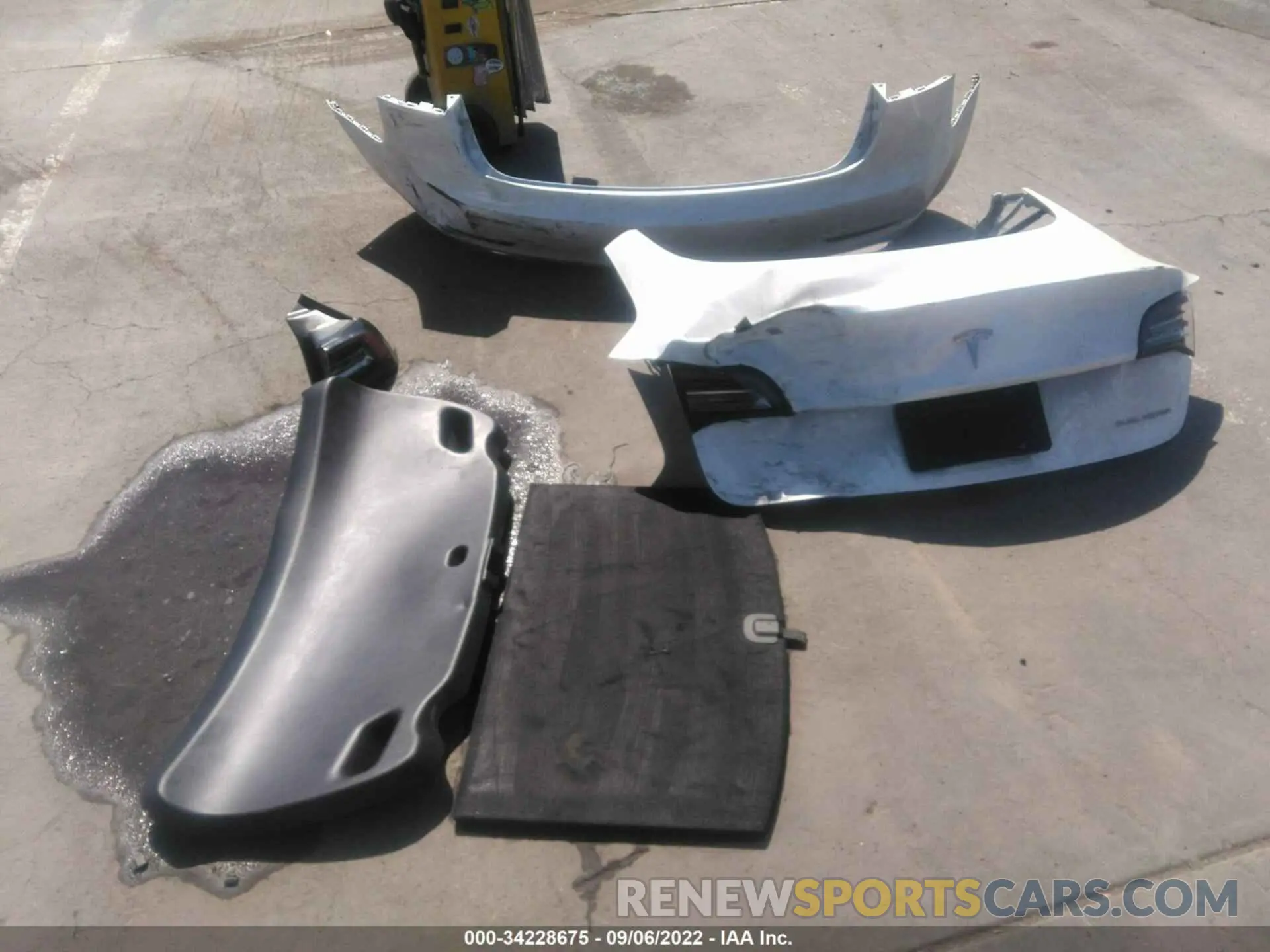 11 fotografías del automóvil dañado 5YJ3E1EB2LF619624 TESLA MODEL 3 2020