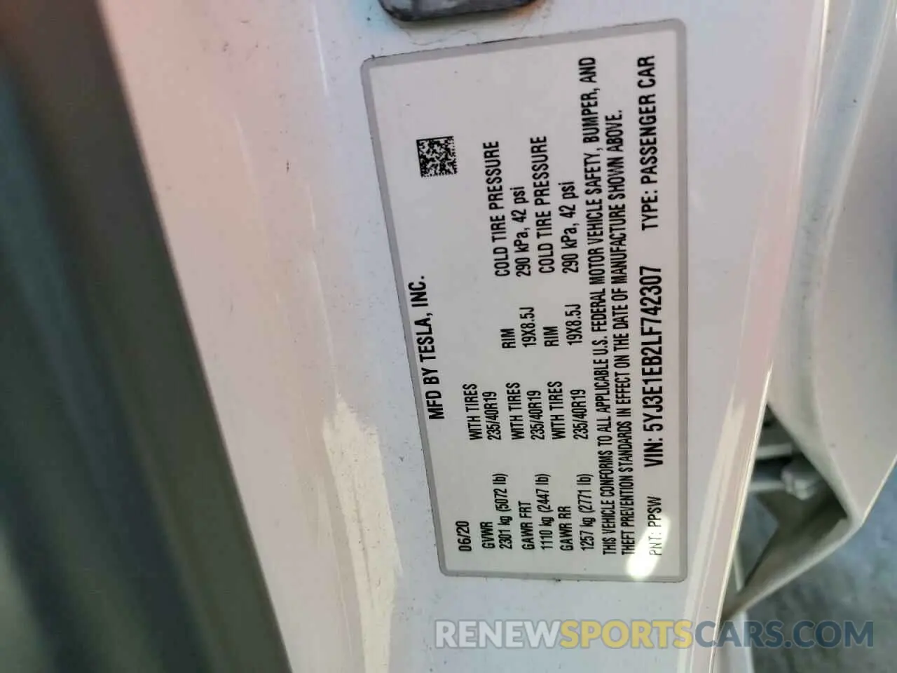 13 fotografías del automóvil dañado 5YJ3E1EB2LF742307 TESLA MODEL 3 2020