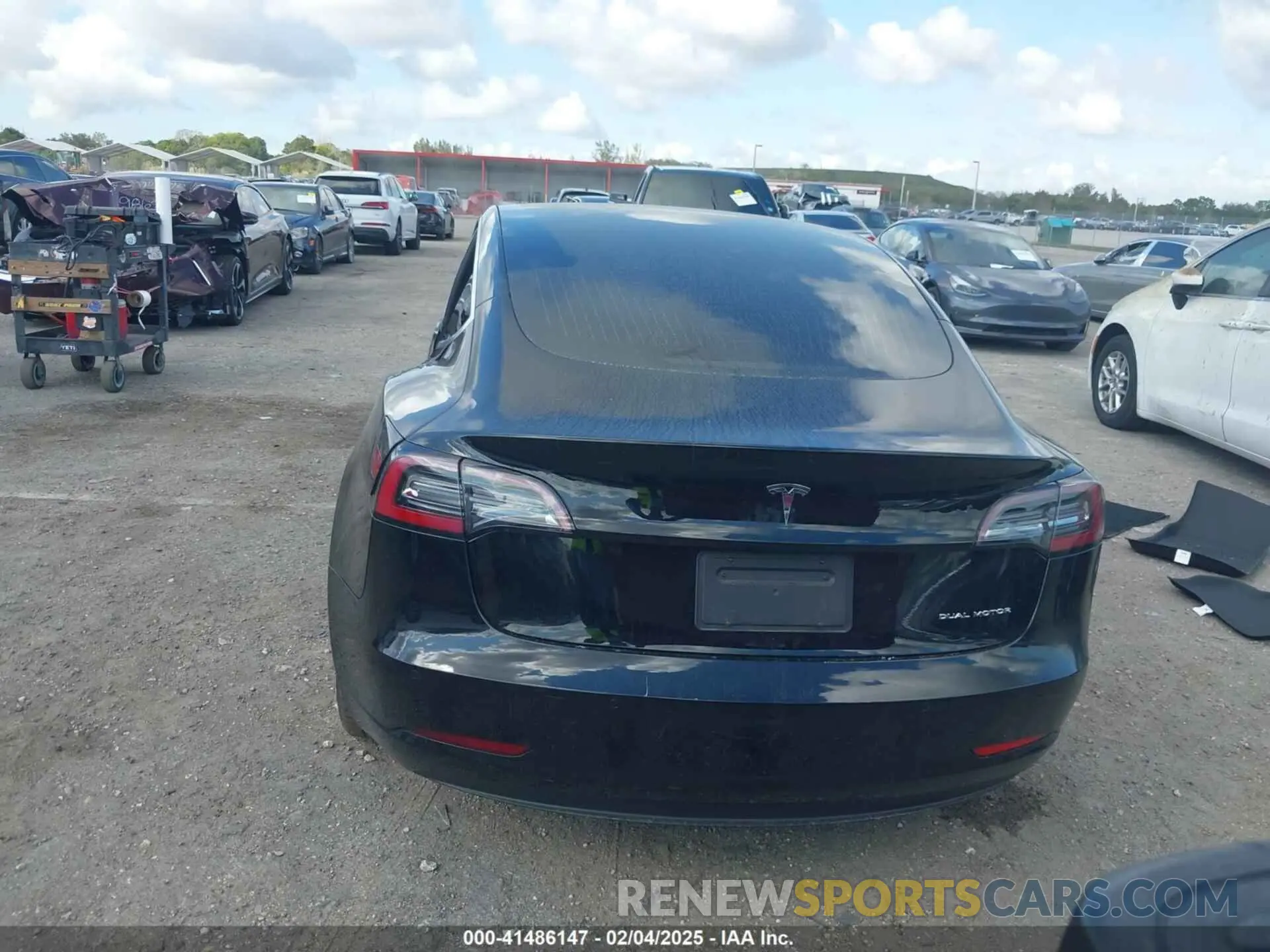 17 fotografías del automóvil dañado 5YJ3E1EB3LF622323 TESLA MODEL 3 2020