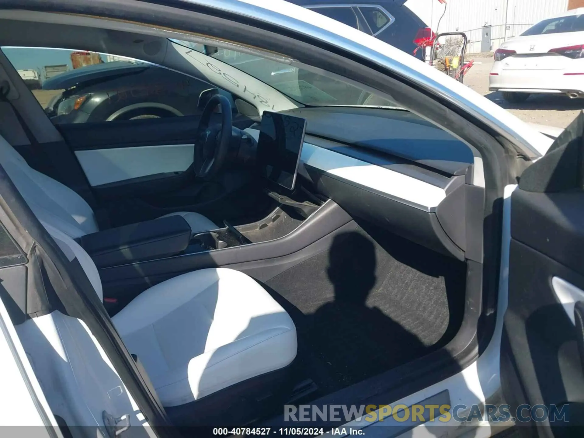 5 fotografías del automóvil dañado 5YJ3E1EB3LF628686 TESLA MODEL 3 2020