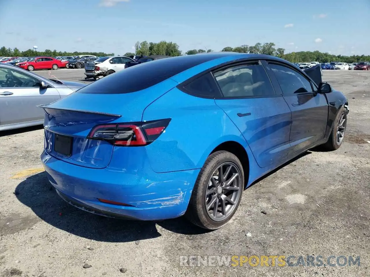 4 fotografías del automóvil dañado 5YJ3E1EB3LF637243 TESLA MODEL 3 2020