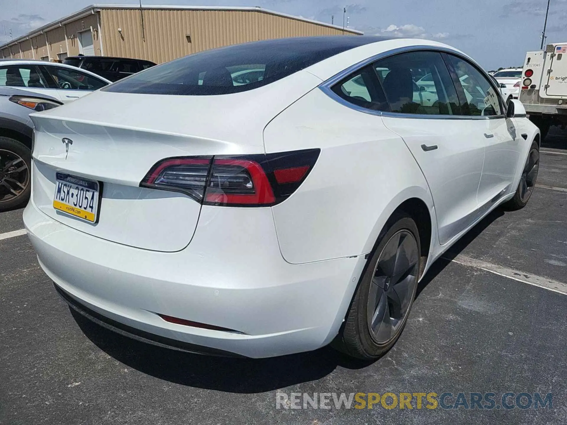 17 fotografías del automóvil dañado 5YJ3E1EB3LF646315 TESLA MODEL 3 2020
