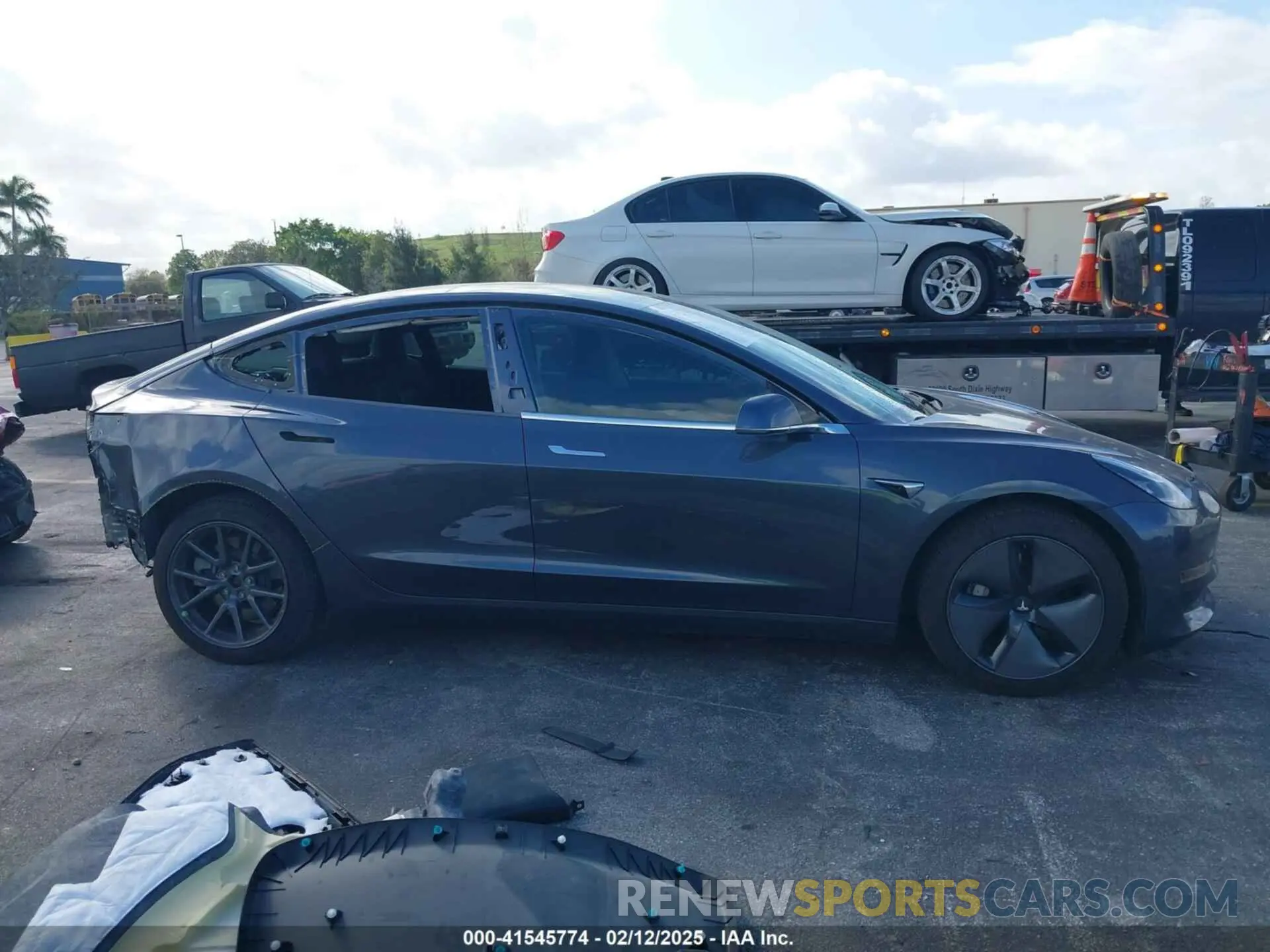 14 fotografías del automóvil dañado 5YJ3E1EB3LF663437 TESLA MODEL 3 2020