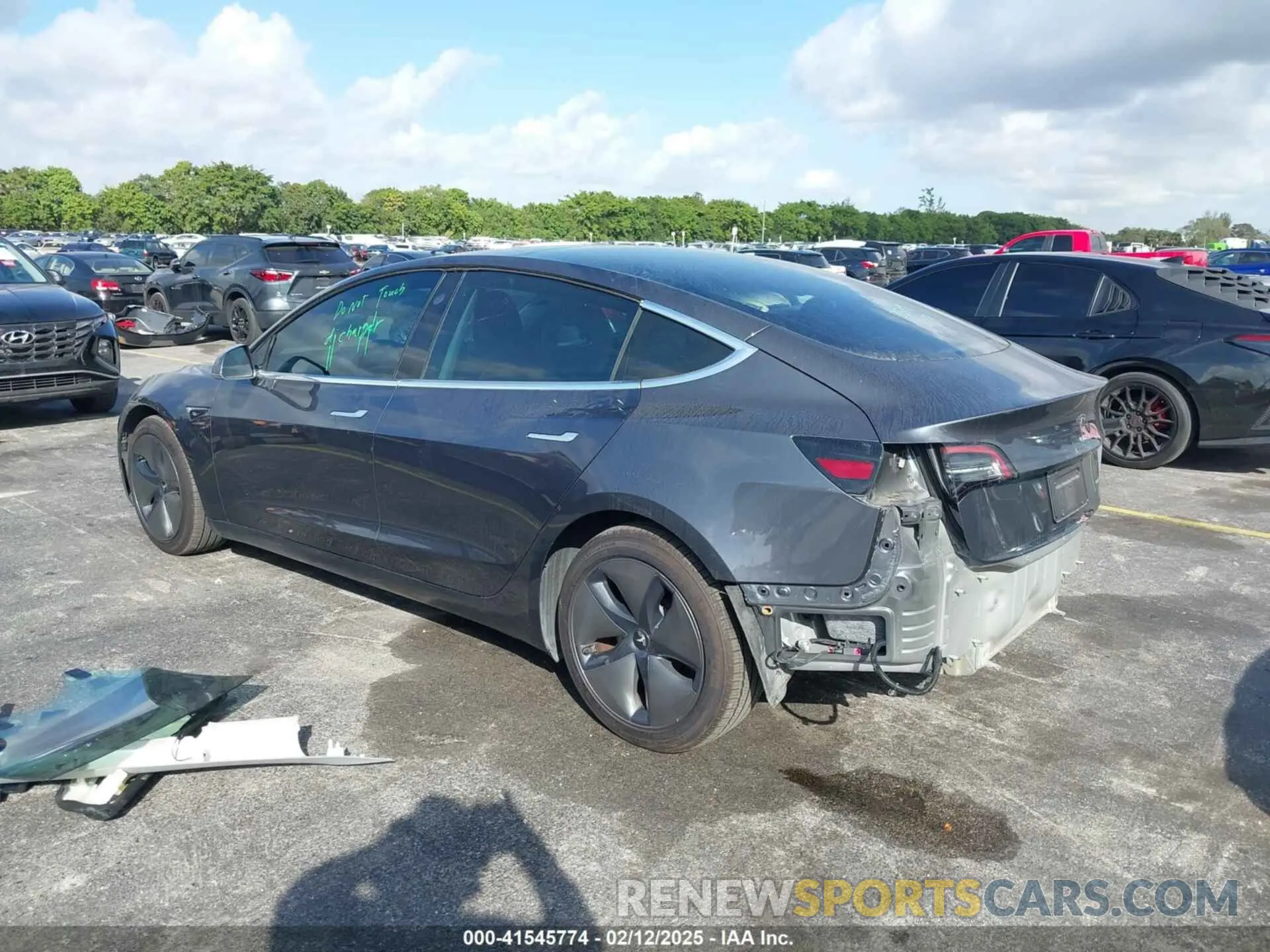 3 fotografías del automóvil dañado 5YJ3E1EB3LF663437 TESLA MODEL 3 2020