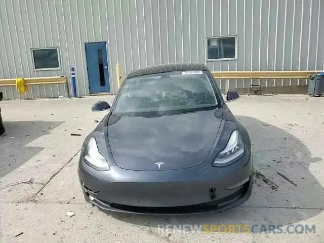 13 fotografías del automóvil dañado 5YJ3E1EB3LF734880 TESLA MODEL 3 2020