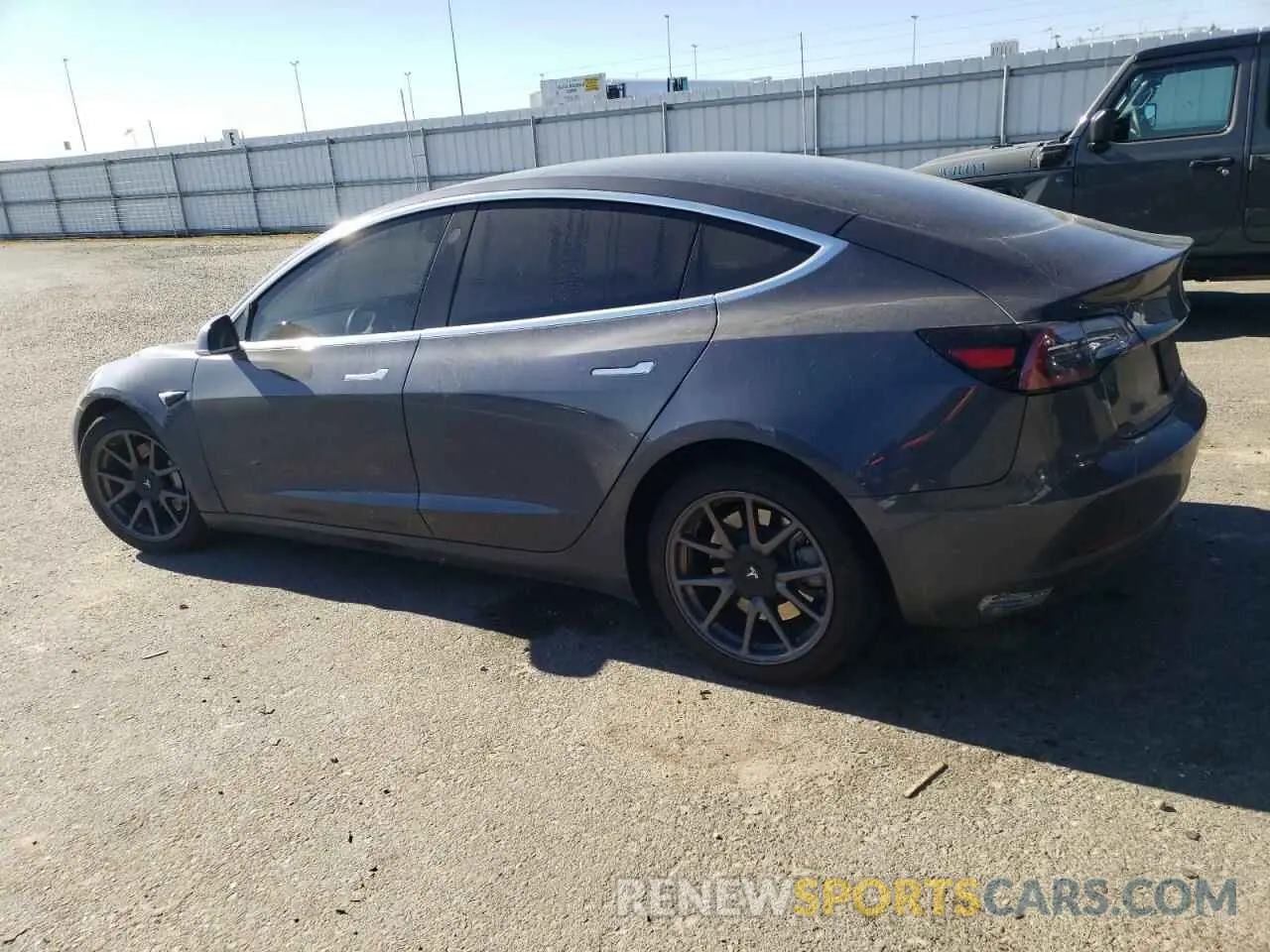 2 fotografías del automóvil dañado 5YJ3E1EB3LF734913 TESLA MODEL 3 2020