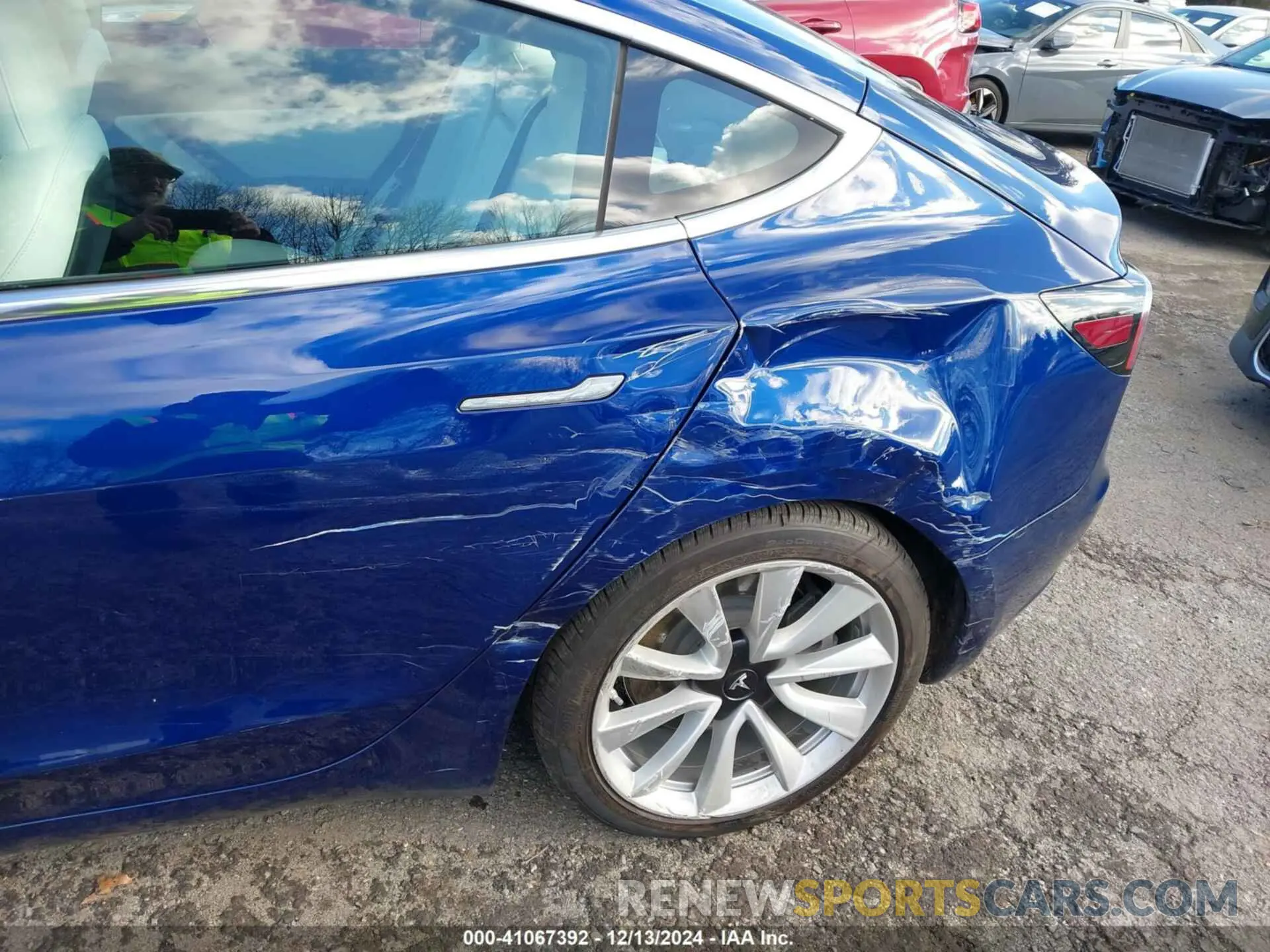 22 fotografías del automóvil dañado 5YJ3E1EB4LF547048 TESLA MODEL 3 2020