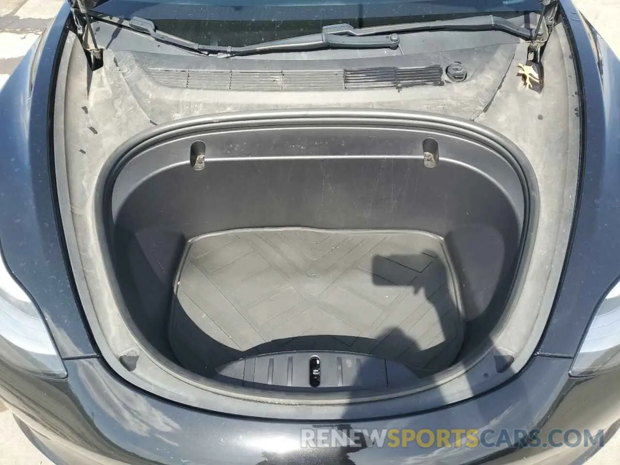 11 fotografías del automóvil dañado 5YJ3E1EB4LF599909 TESLA MODEL 3 2020