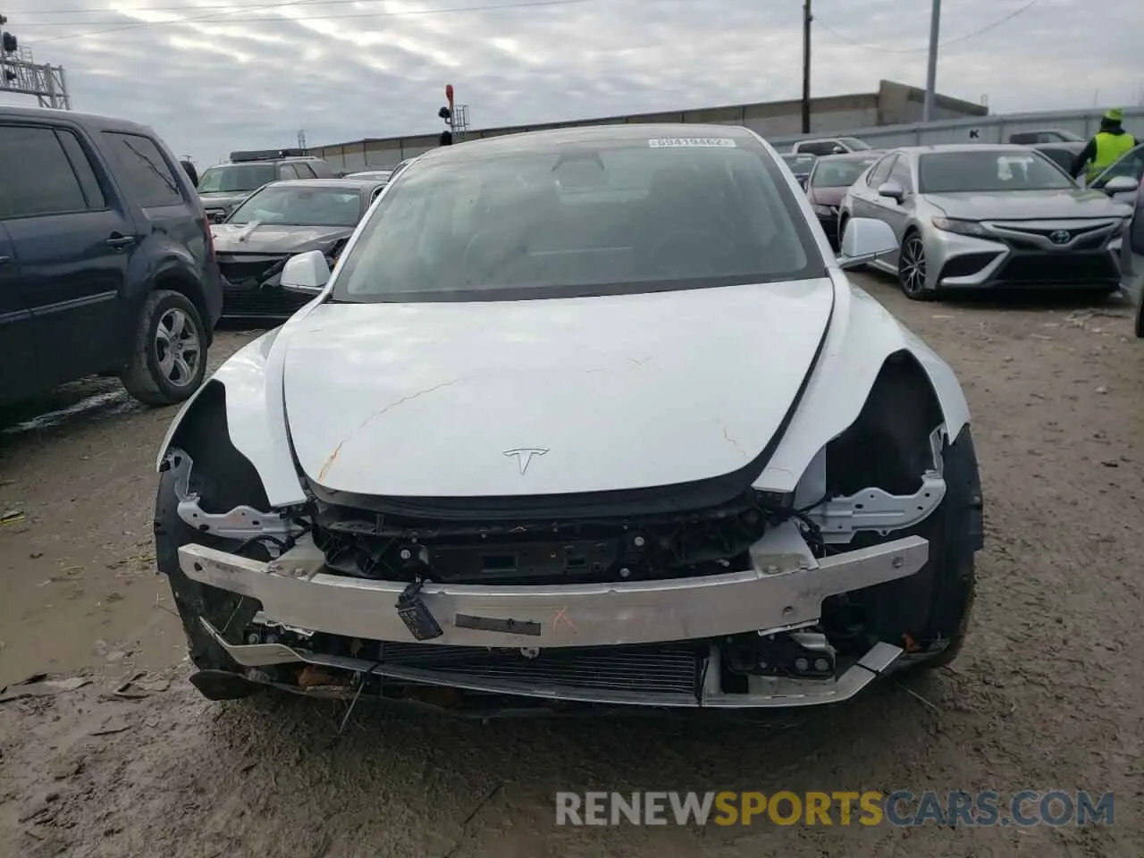 5 fotografías del automóvil dañado 5YJ3E1EB4LF621035 TESLA MODEL 3 2020
