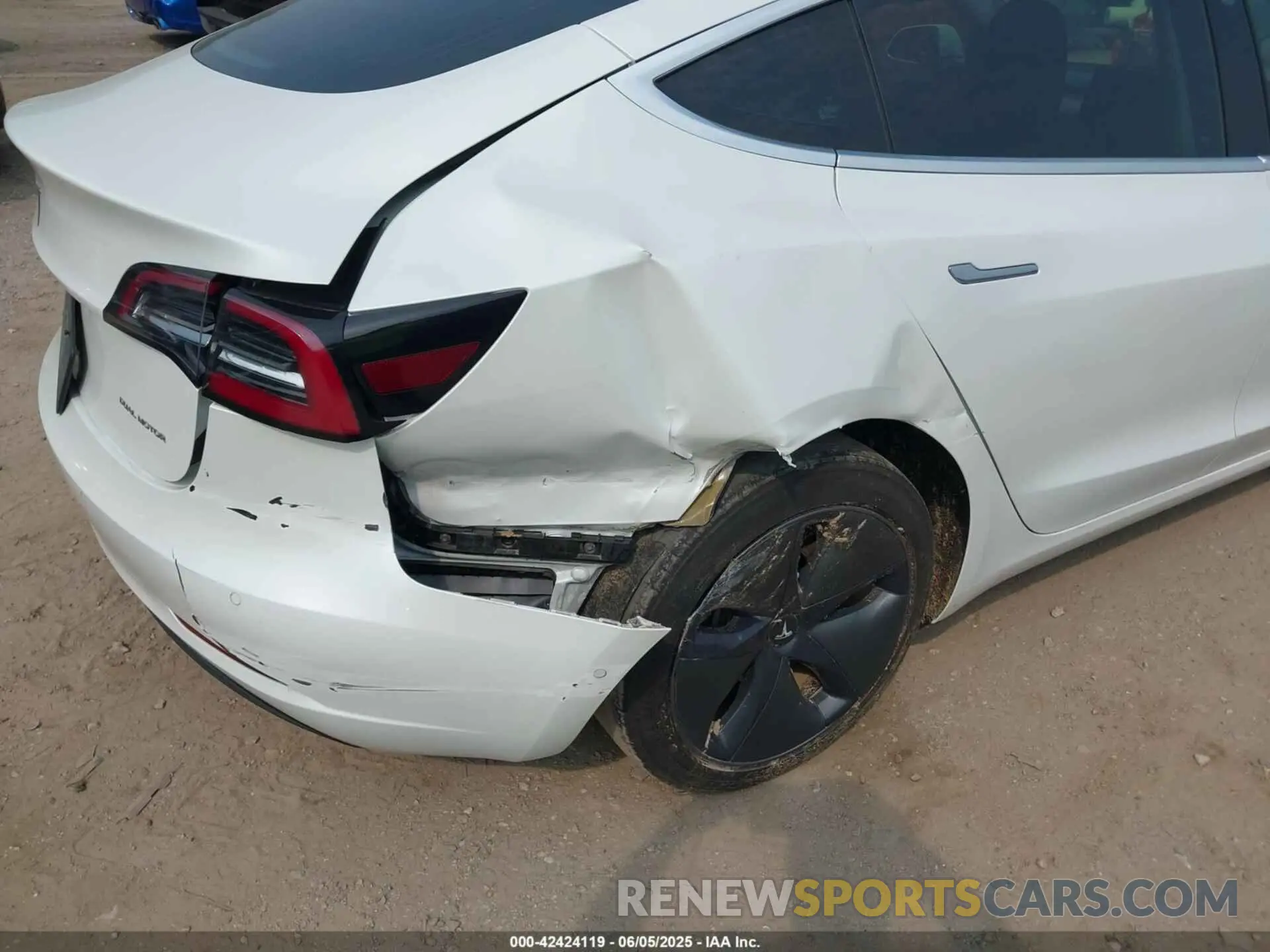 19 fotografías del automóvil dañado 5YJ3E1EB4LF637770 TESLA MODEL 3 2020