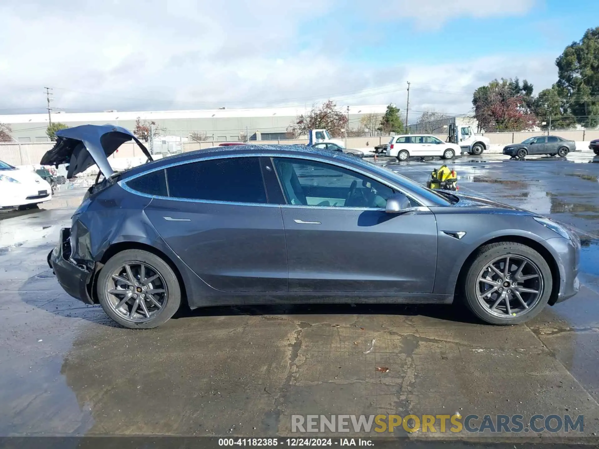 14 fotografías del automóvil dañado 5YJ3E1EB4LF639194 TESLA MODEL 3 2020