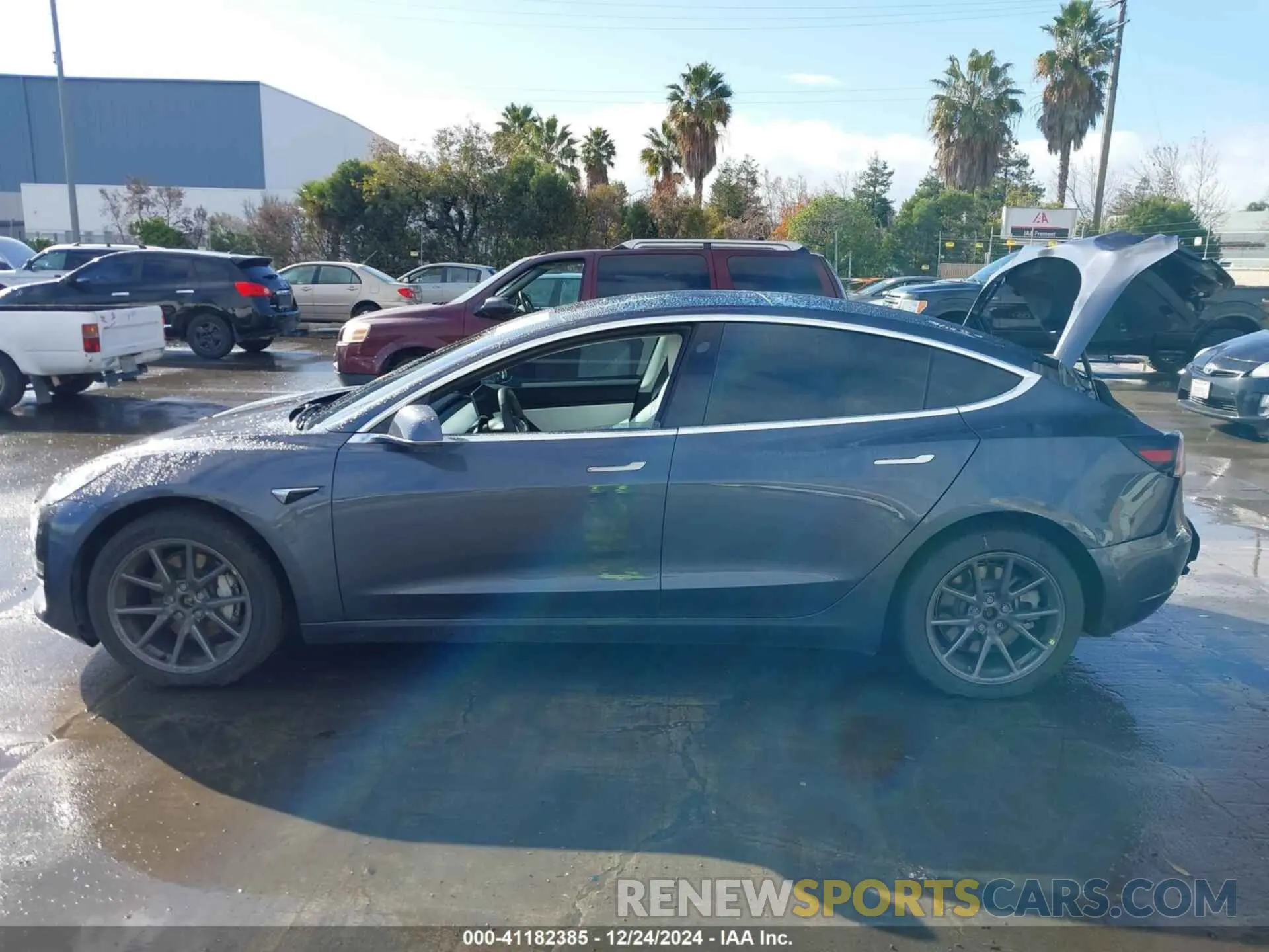 15 fotografías del automóvil dañado 5YJ3E1EB4LF639194 TESLA MODEL 3 2020