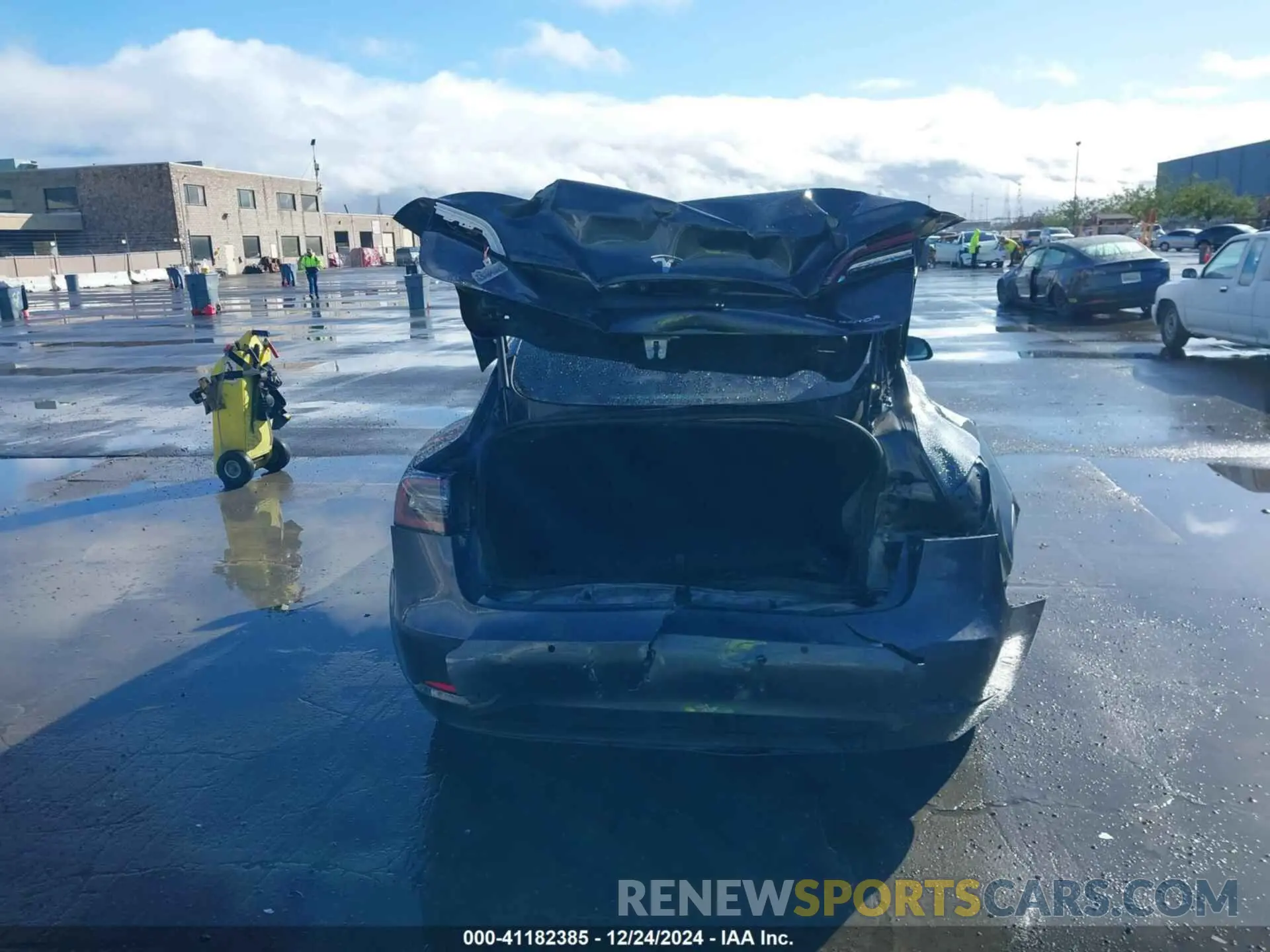 17 fotografías del automóvil dañado 5YJ3E1EB4LF639194 TESLA MODEL 3 2020