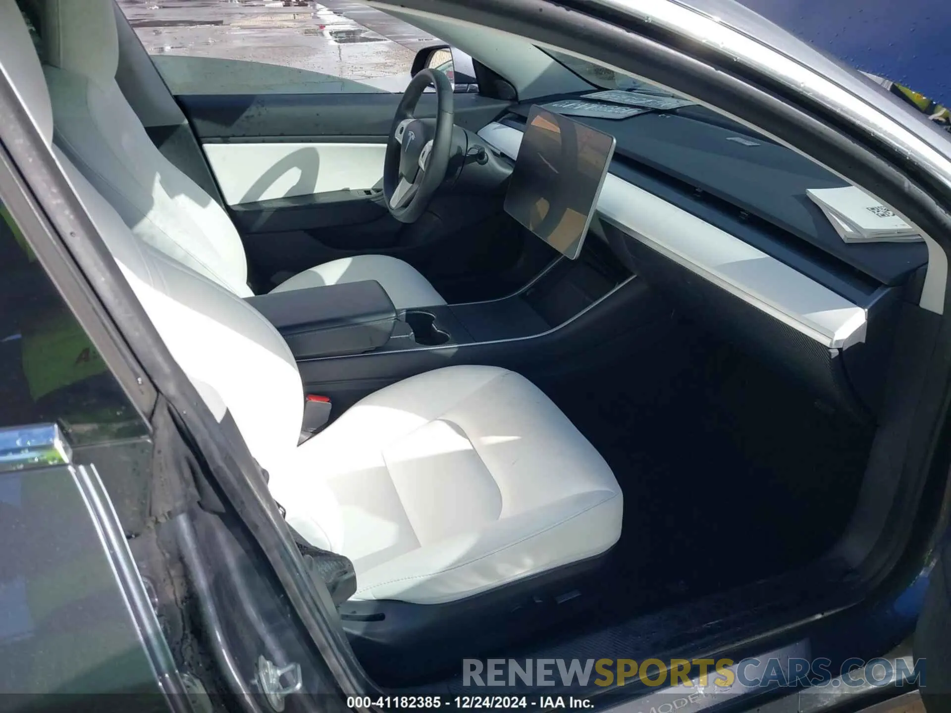 5 fotografías del automóvil dañado 5YJ3E1EB4LF639194 TESLA MODEL 3 2020