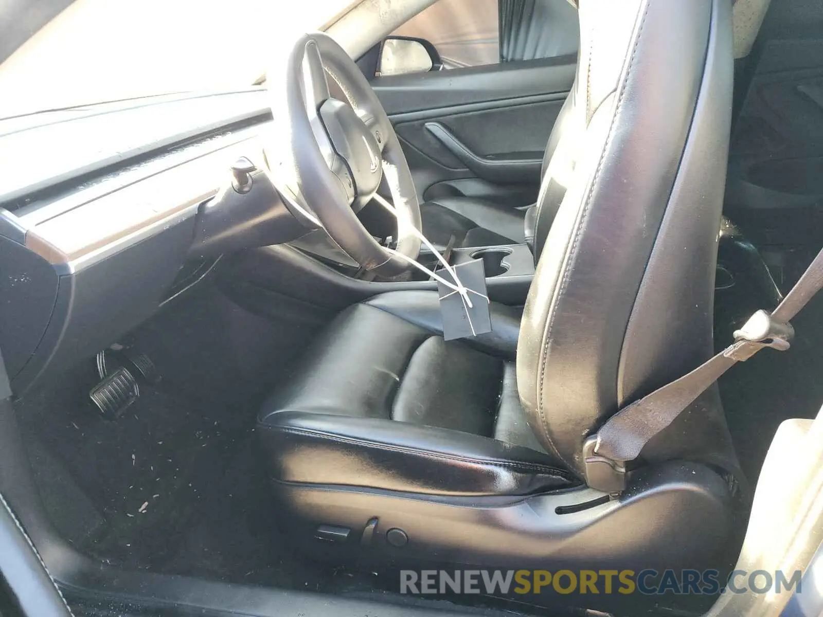 5 fotografías del automóvil dañado 5YJ3E1EB4LF646369 TESLA MODEL 3 2020