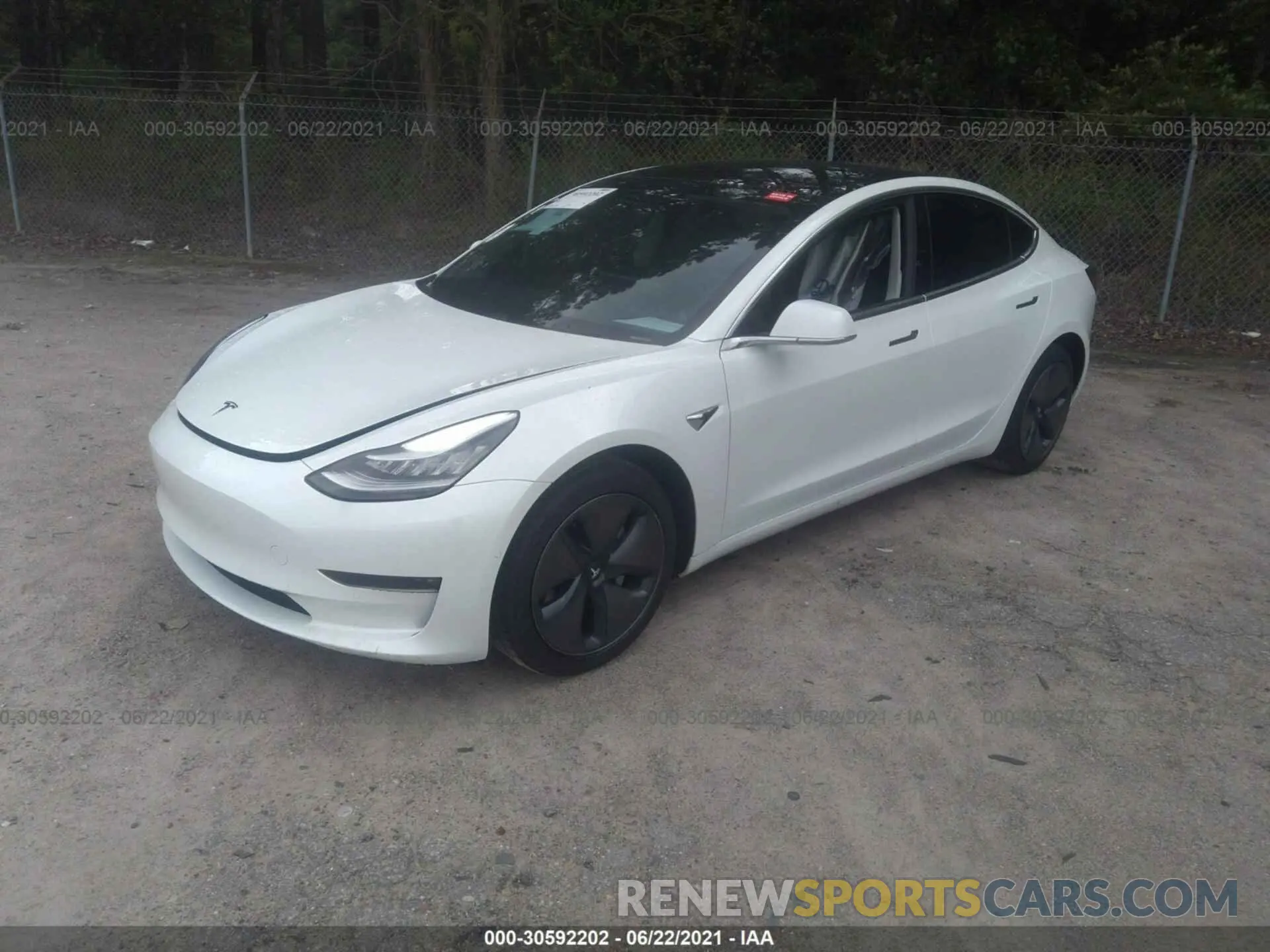 2 fotografías del automóvil dañado 5YJ3E1EB4LF665598 TESLA MODEL 3 2020
