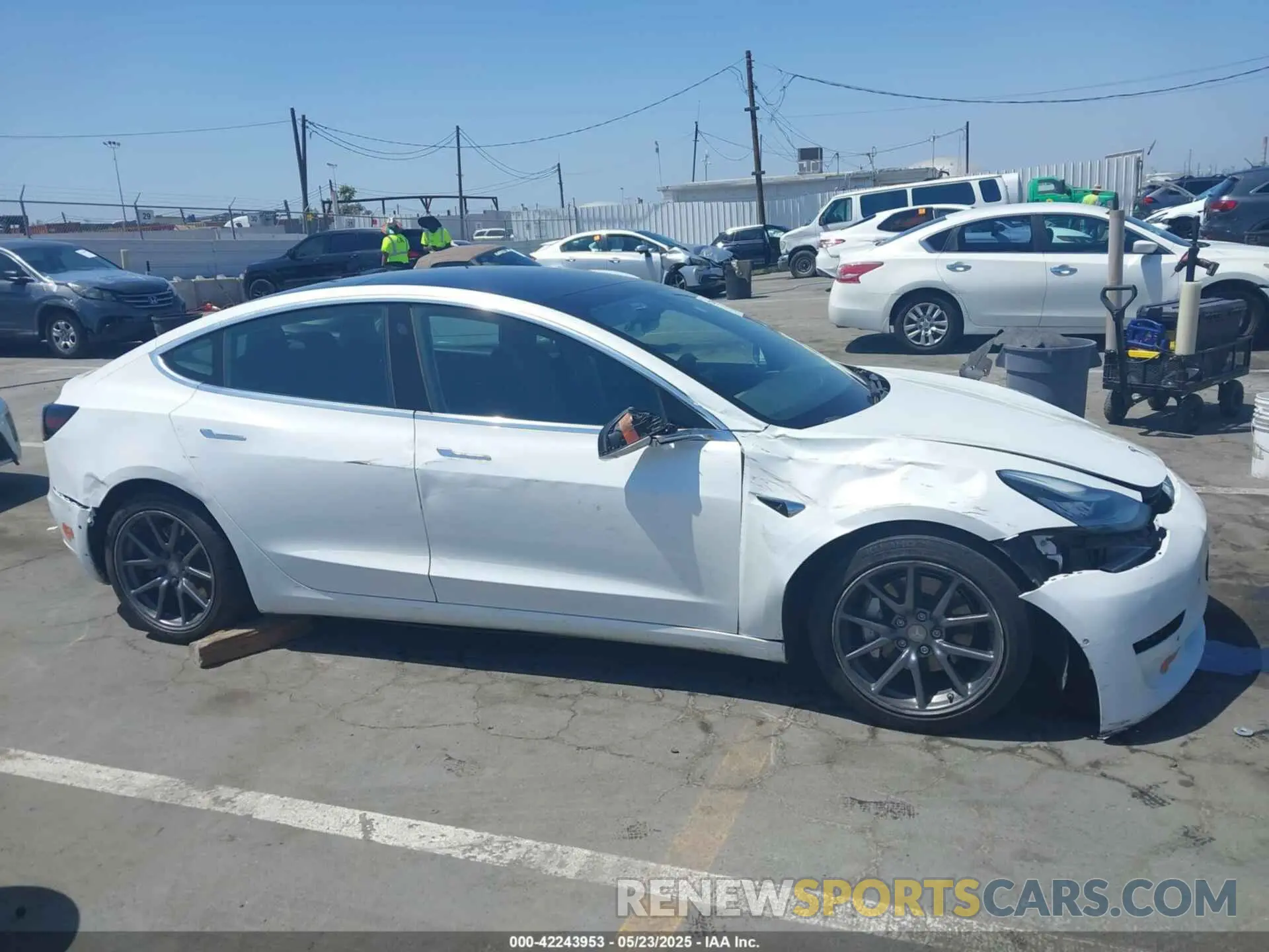 13 fotografías del automóvil dañado 5YJ3E1EB4LF665794 TESLA MODEL 3 2020