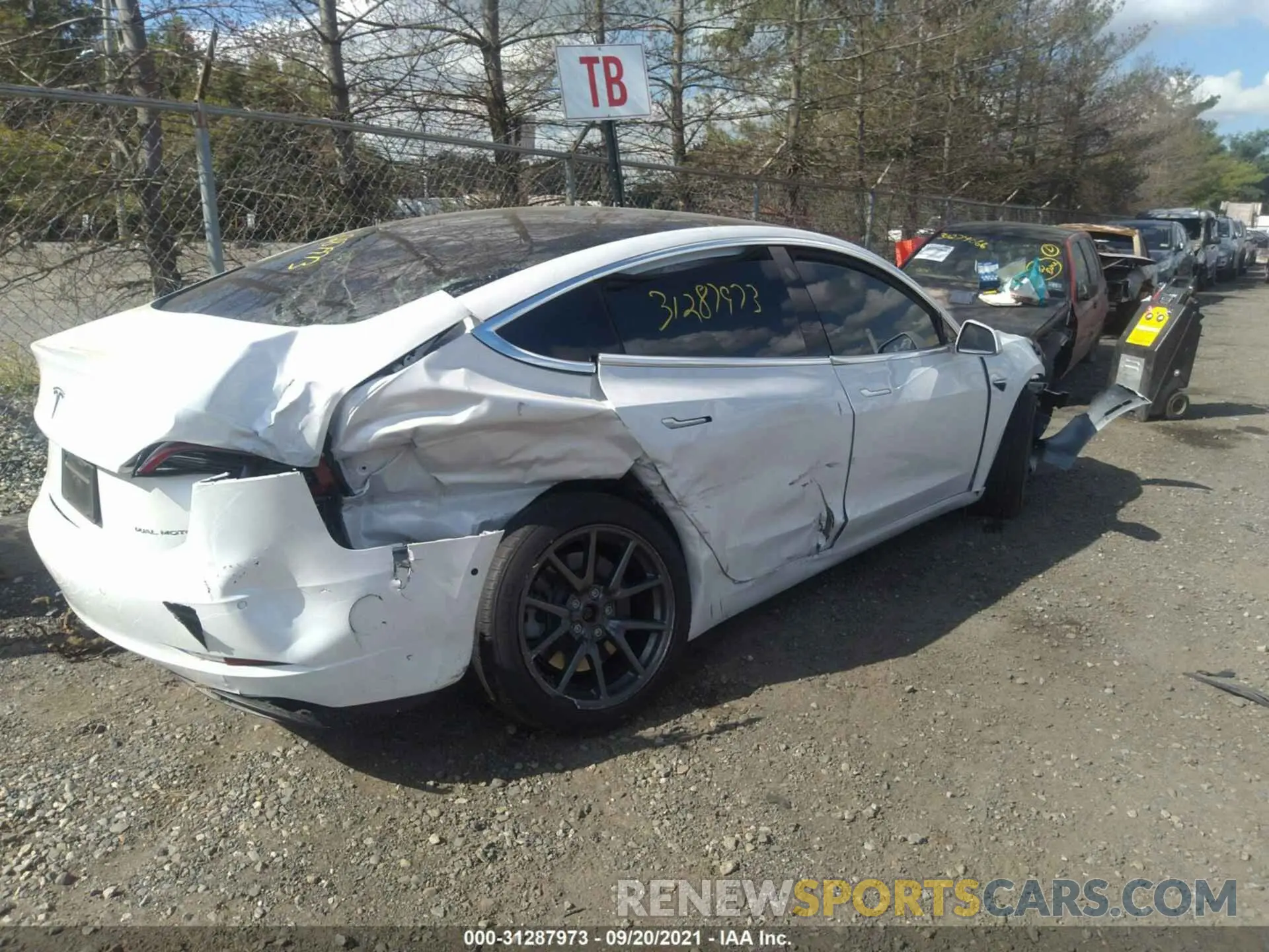 4 fotografías del automóvil dañado 5YJ3E1EB4LF735228 TESLA MODEL 3 2020