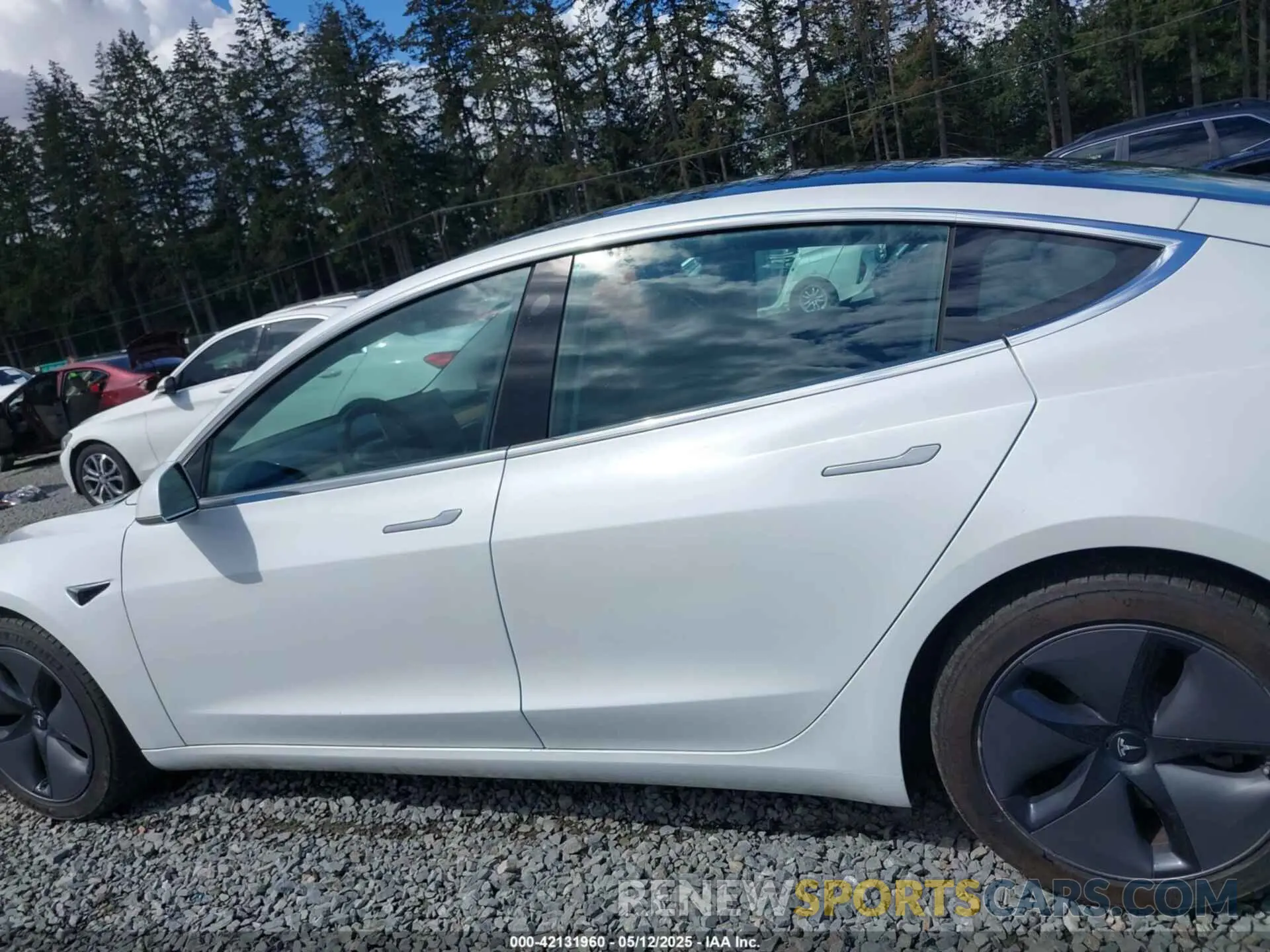 14 fotografías del automóvil dañado 5YJ3E1EB5LF619018 TESLA MODEL 3 2020