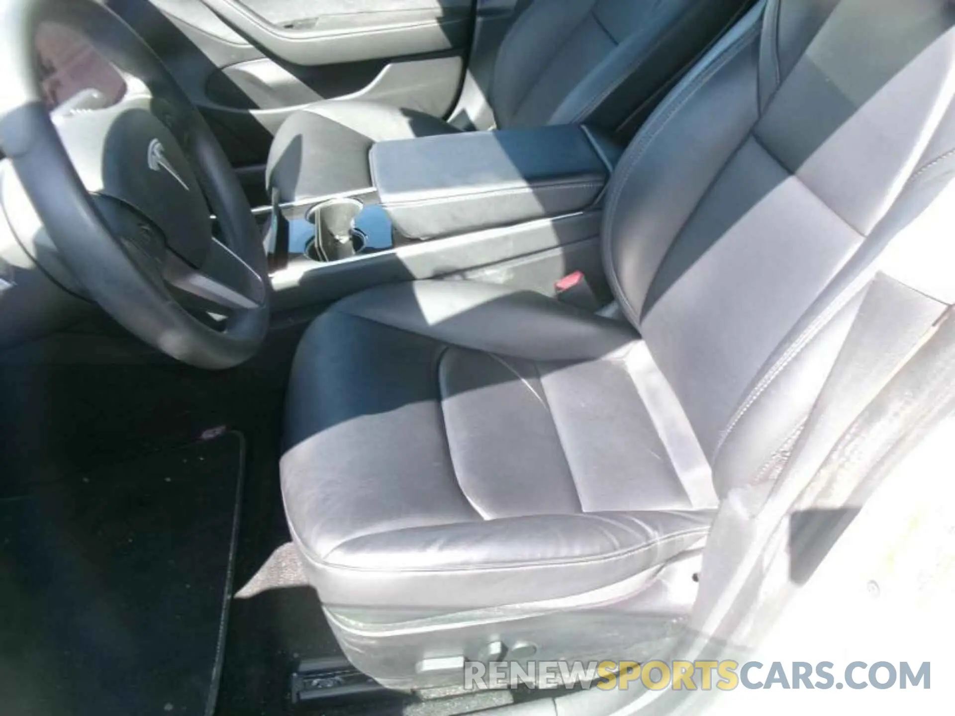 5 fotografías del automóvil dañado 5YJ3E1EB5LF637275 TESLA MODEL 3 2020