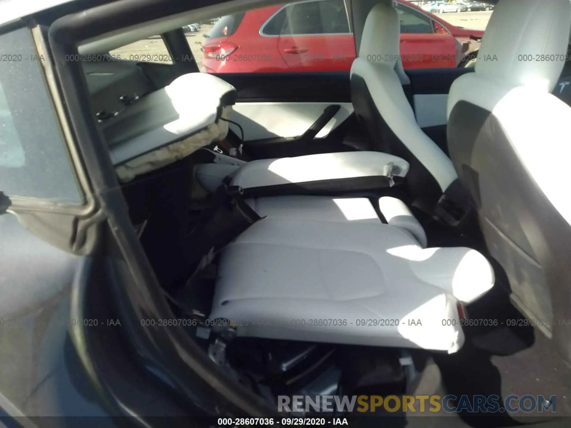 8 fotografías del automóvil dañado 5YJ3E1EB5LF651385 TESLA MODEL 3 2020