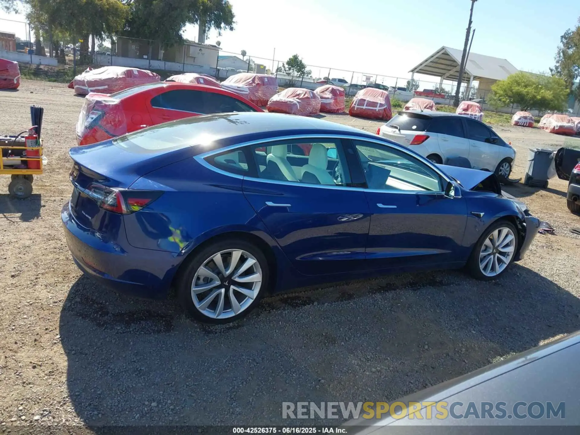 13 fotografías del automóvil dañado 5YJ3E1EB5LF791503 TESLA MODEL 3 2020