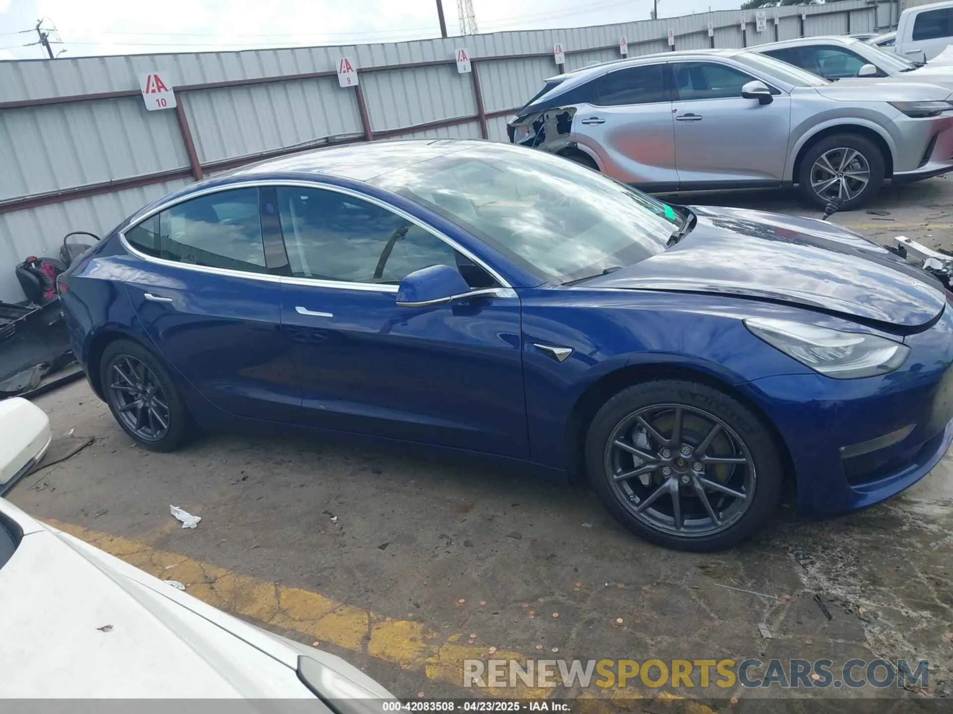 13 fotografías del automóvil dañado 5YJ3E1EB5LF793610 TESLA MODEL 3 2020