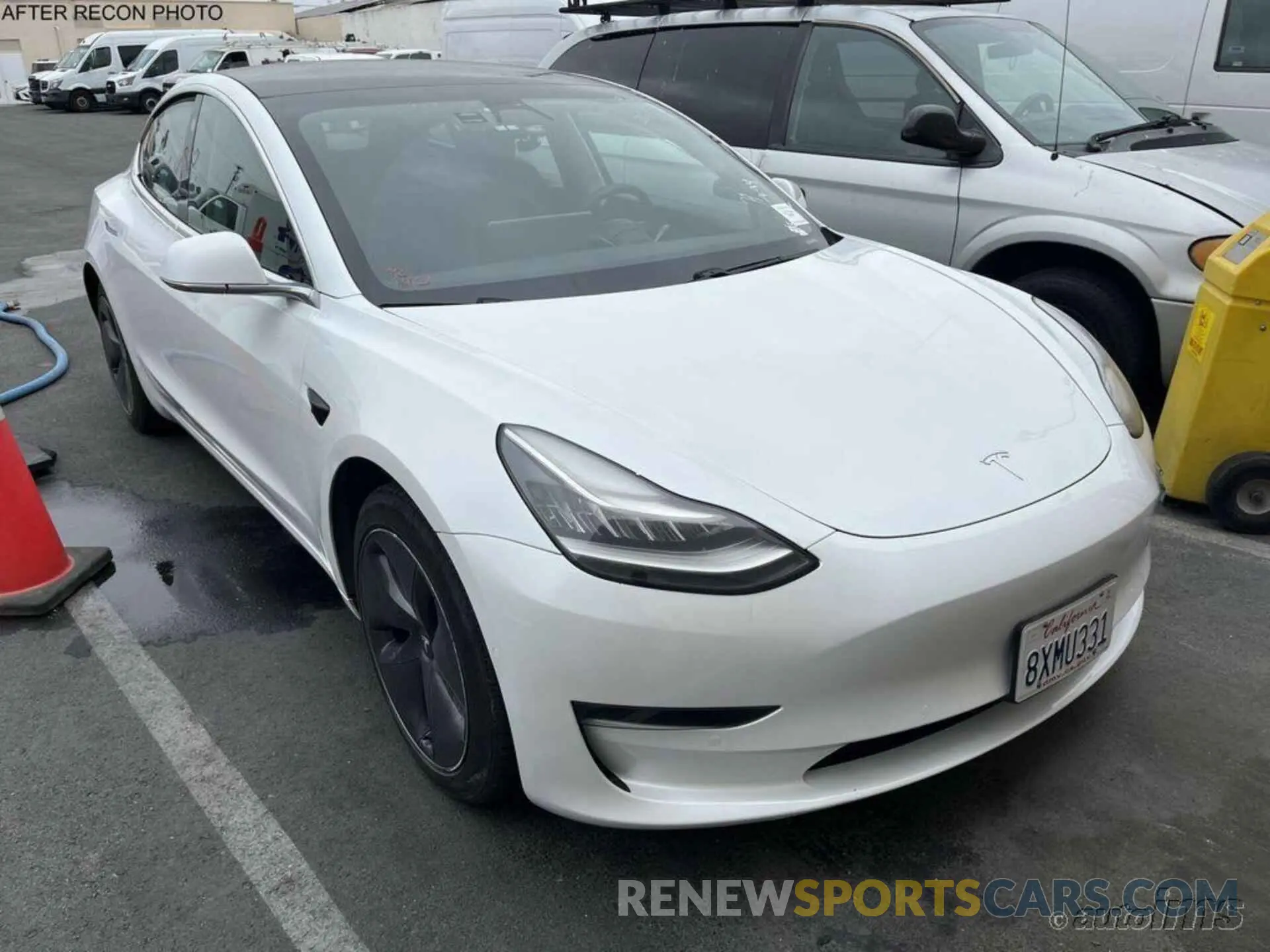 2 fotografías del automóvil dañado 5YJ3E1EB5LF800491 TESLA MODEL 3 2020