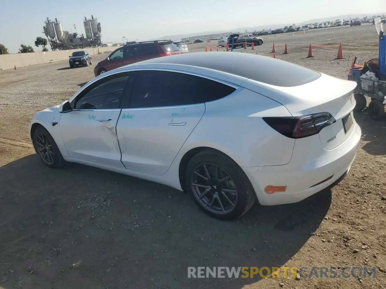 2 fotografías del automóvil dañado 5YJ3E1EB6LF619125 TESLA MODEL 3 2020