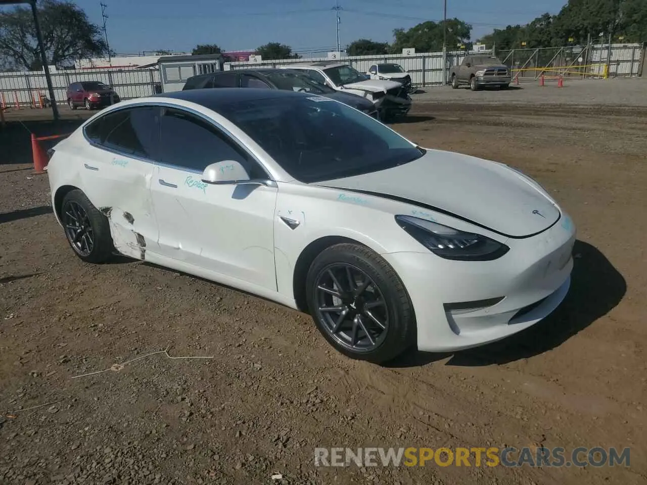 4 fotografías del automóvil dañado 5YJ3E1EB6LF619125 TESLA MODEL 3 2020