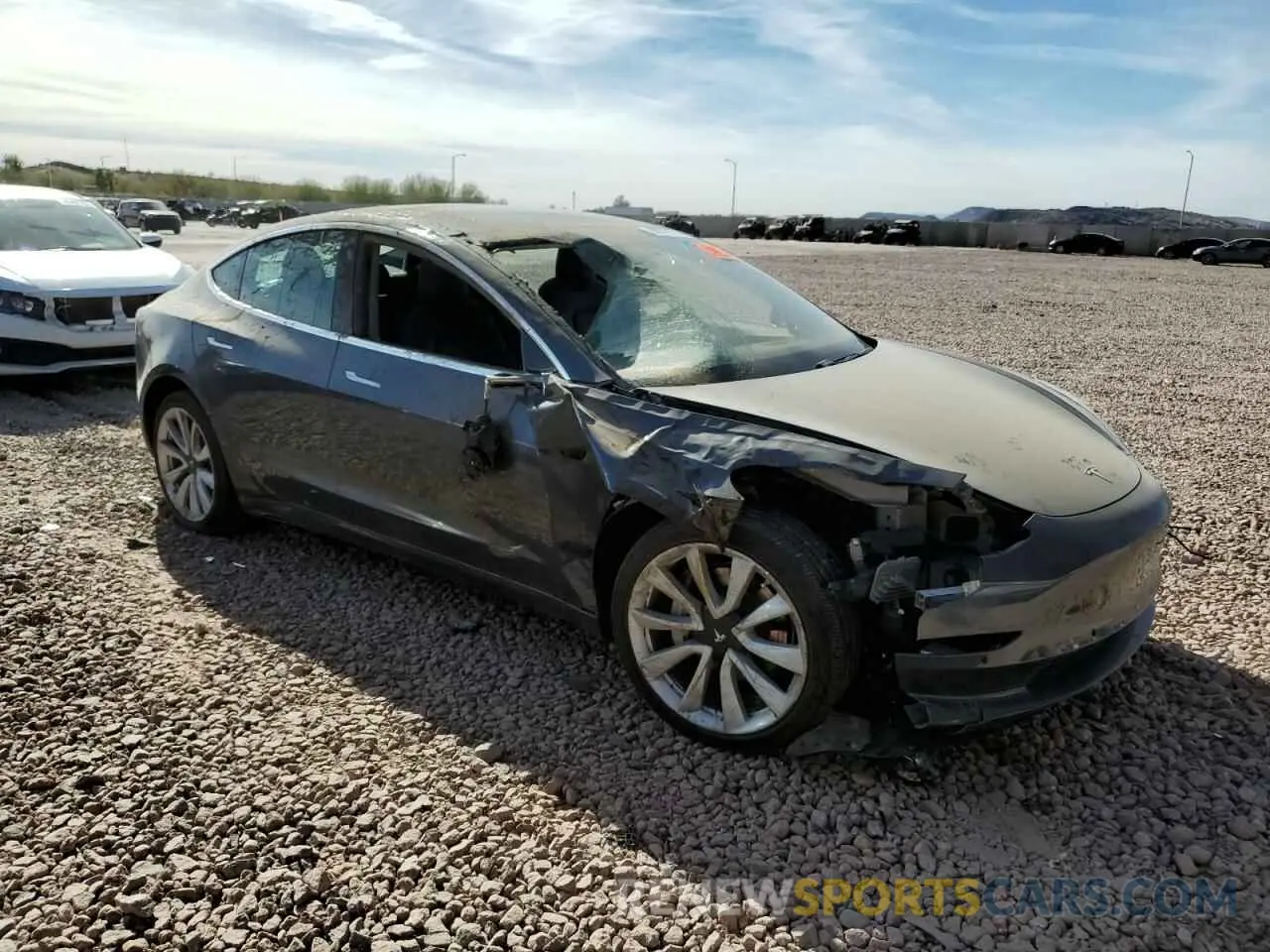 4 fotografías del automóvil dañado 5YJ3E1EB6LF638063 TESLA MODEL 3 2020