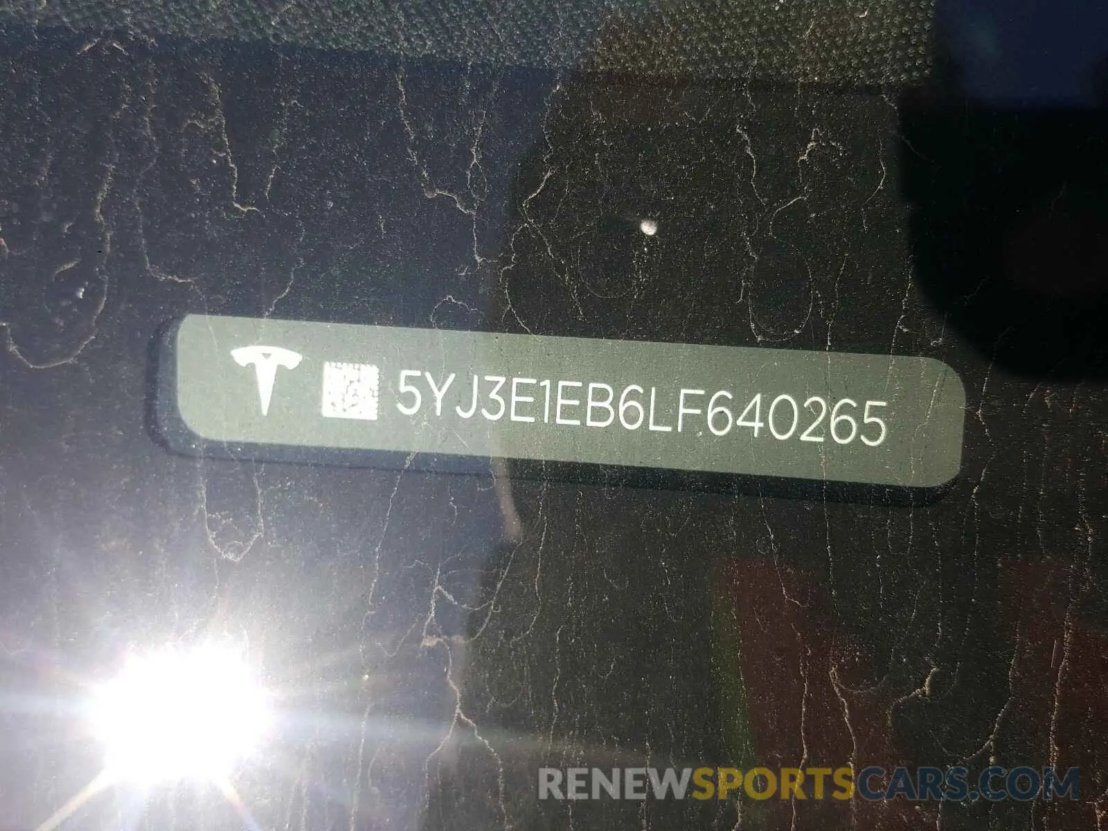 10 fotografías del automóvil dañado 5YJ3E1EB6LF640265 TESLA MODEL 3 2020