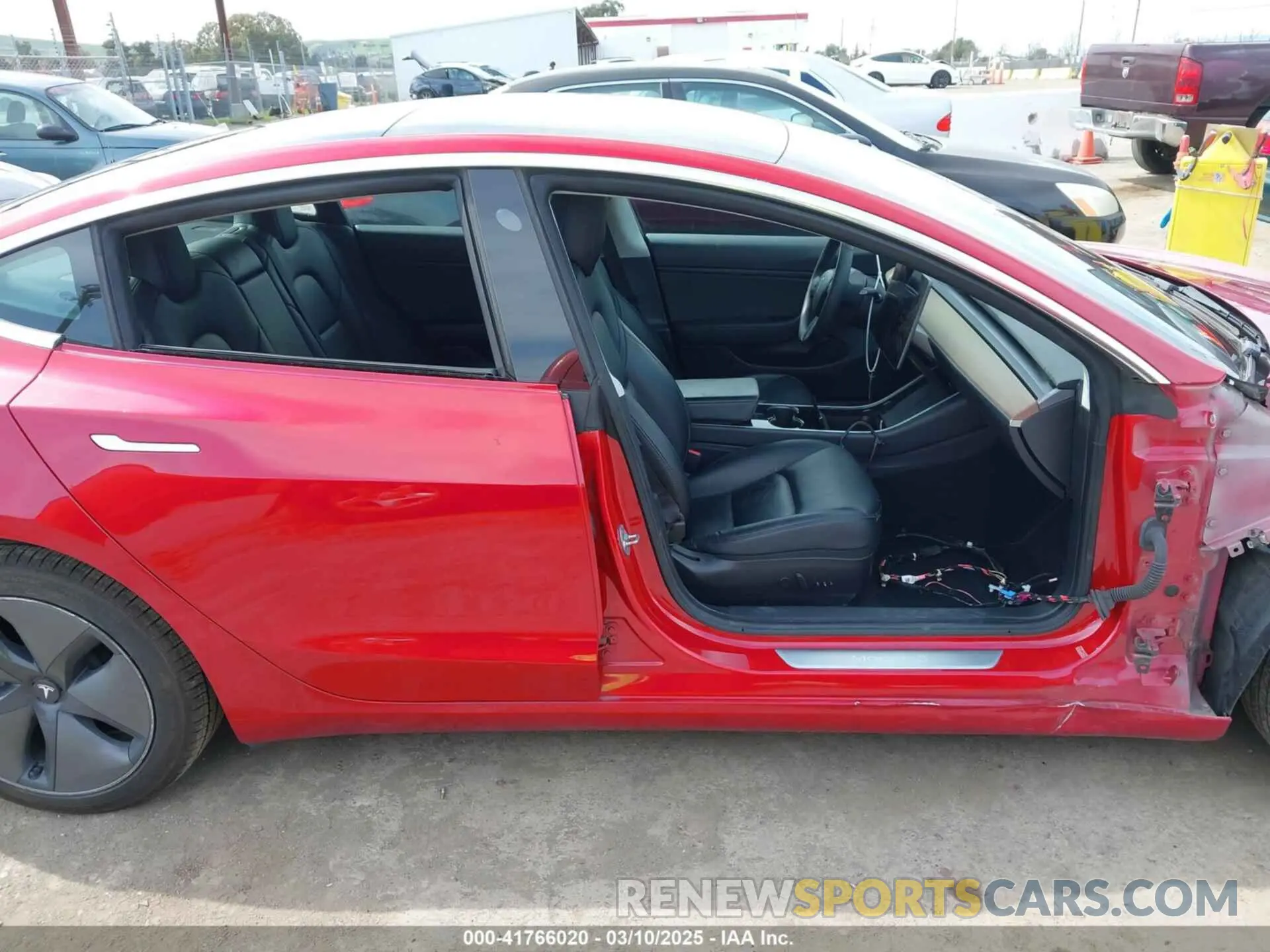 14 fotografías del automóvil dañado 5YJ3E1EB6LF649824 TESLA MODEL 3 2020