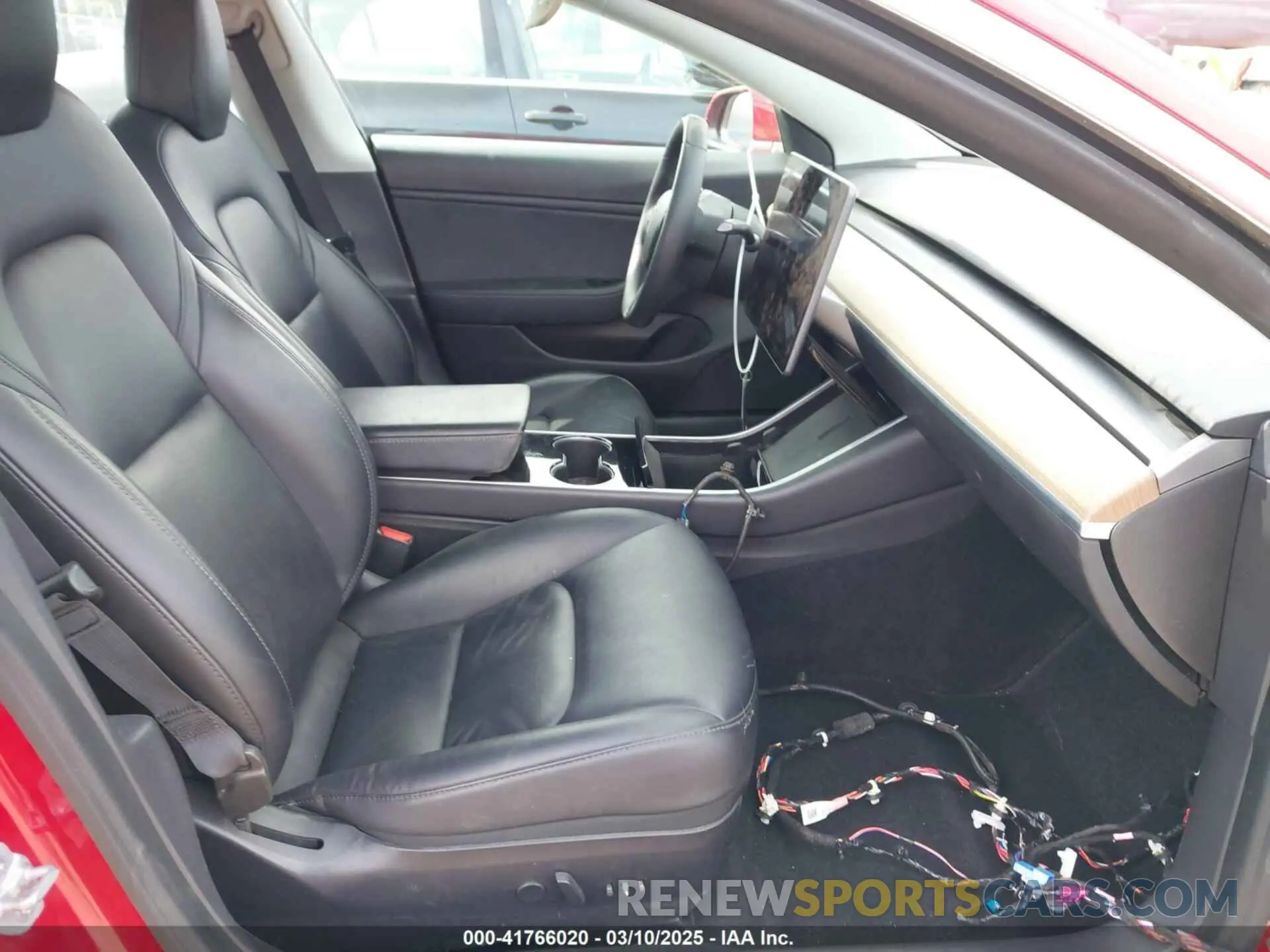 5 fotografías del automóvil dañado 5YJ3E1EB6LF649824 TESLA MODEL 3 2020