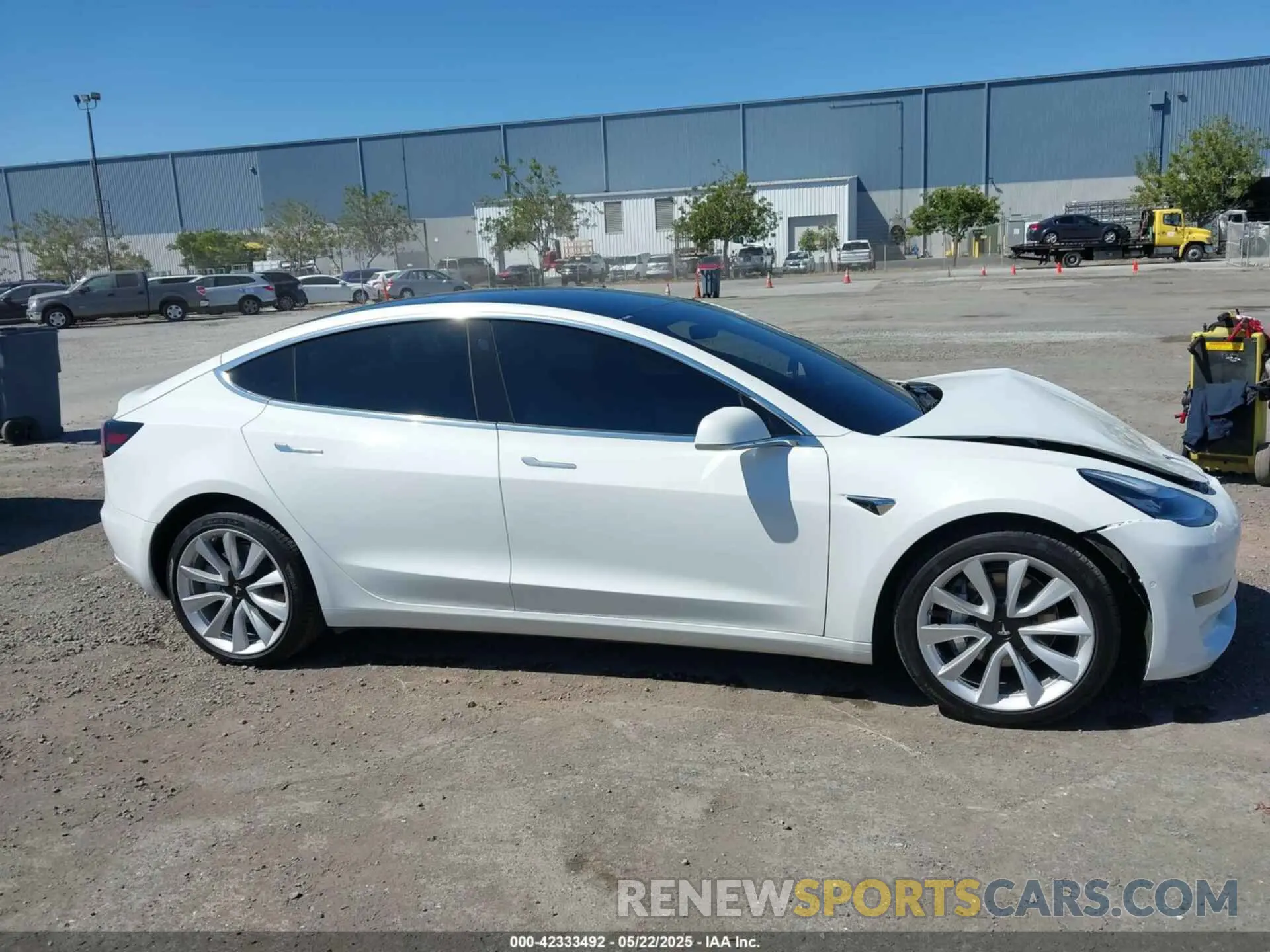 13 fotografías del automóvil dañado 5YJ3E1EB7LF622860 TESLA MODEL 3 2020