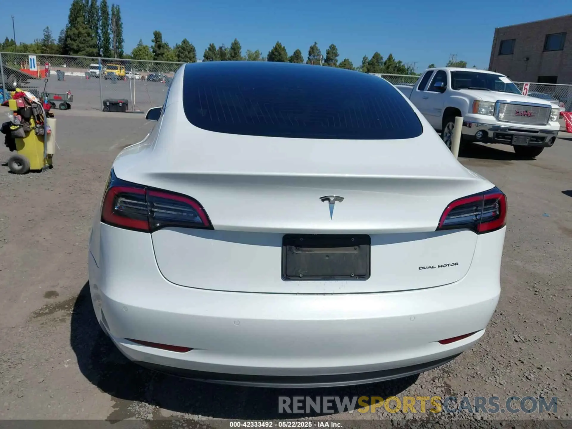 16 fotografías del automóvil dañado 5YJ3E1EB7LF622860 TESLA MODEL 3 2020