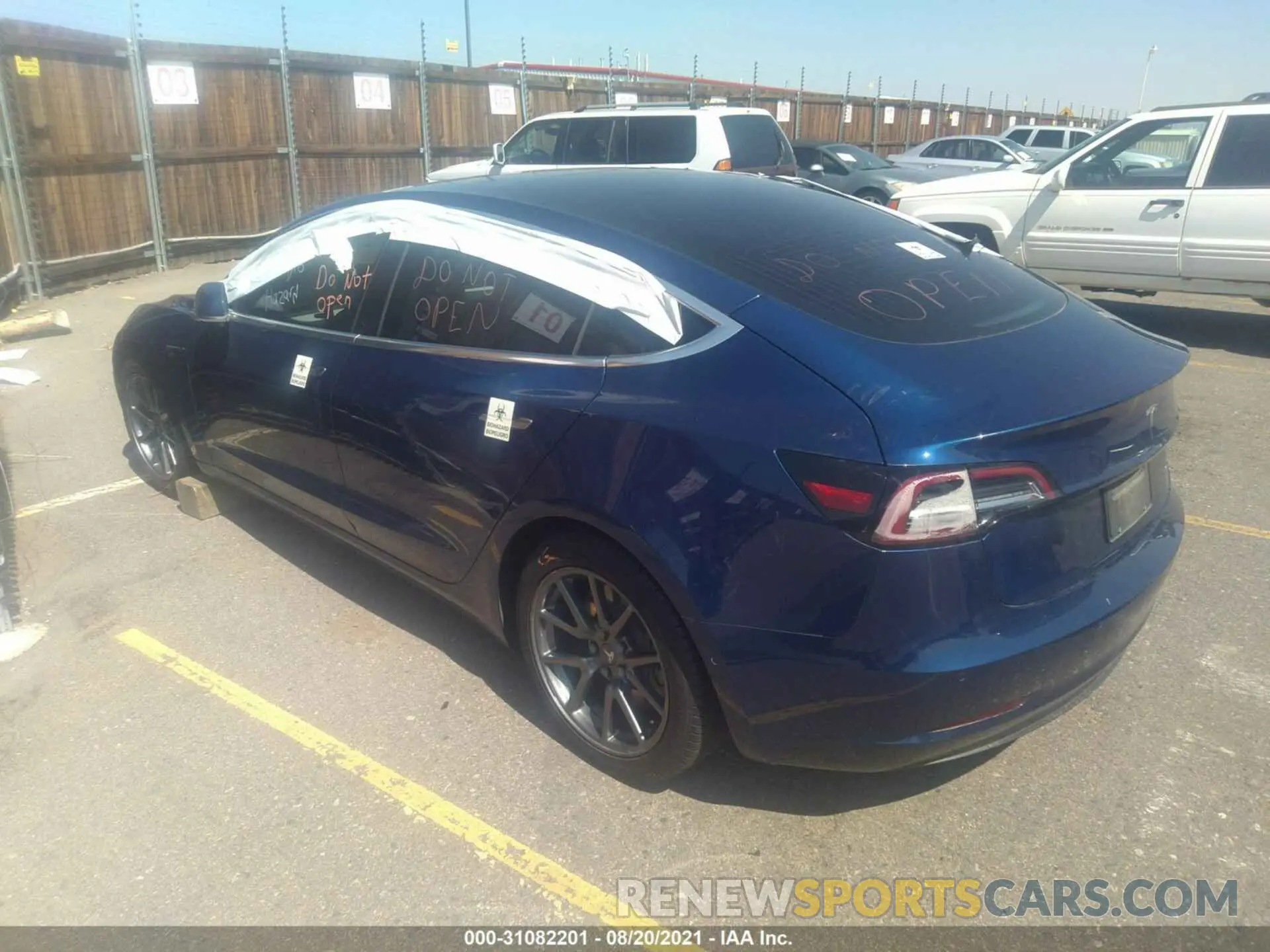 3 fotografías del automóvil dañado 5YJ3E1EB7LF639366 TESLA MODEL 3 2020