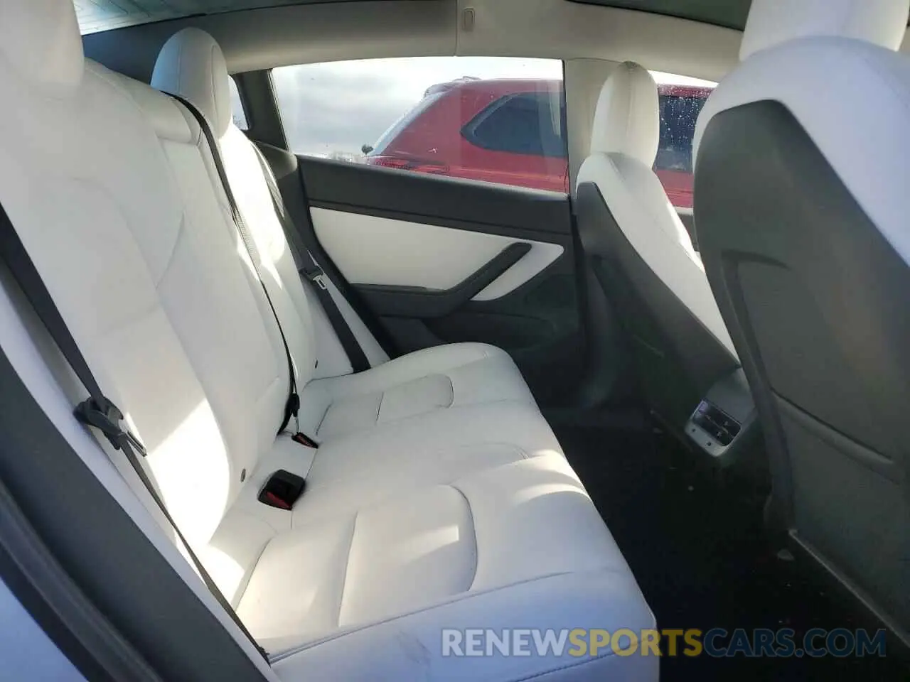 10 fotografías del automóvil dañado 5YJ3E1EB7LF639660 TESLA MODEL 3 2020
