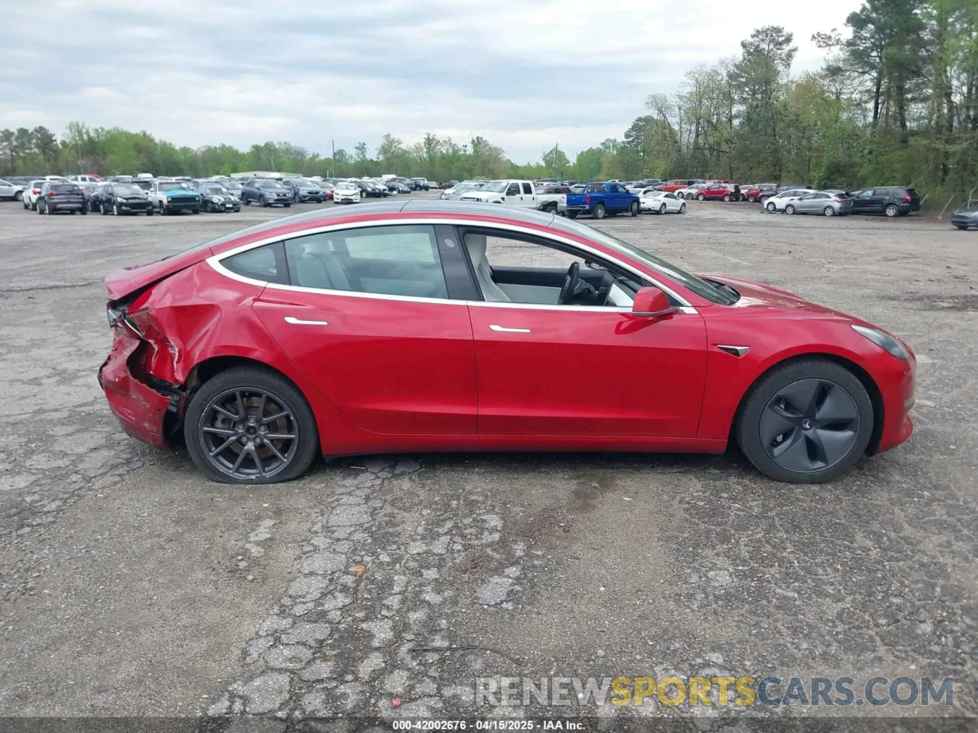 13 fotografías del automóvil dañado 5YJ3E1EB7LF668172 TESLA MODEL 3 2020