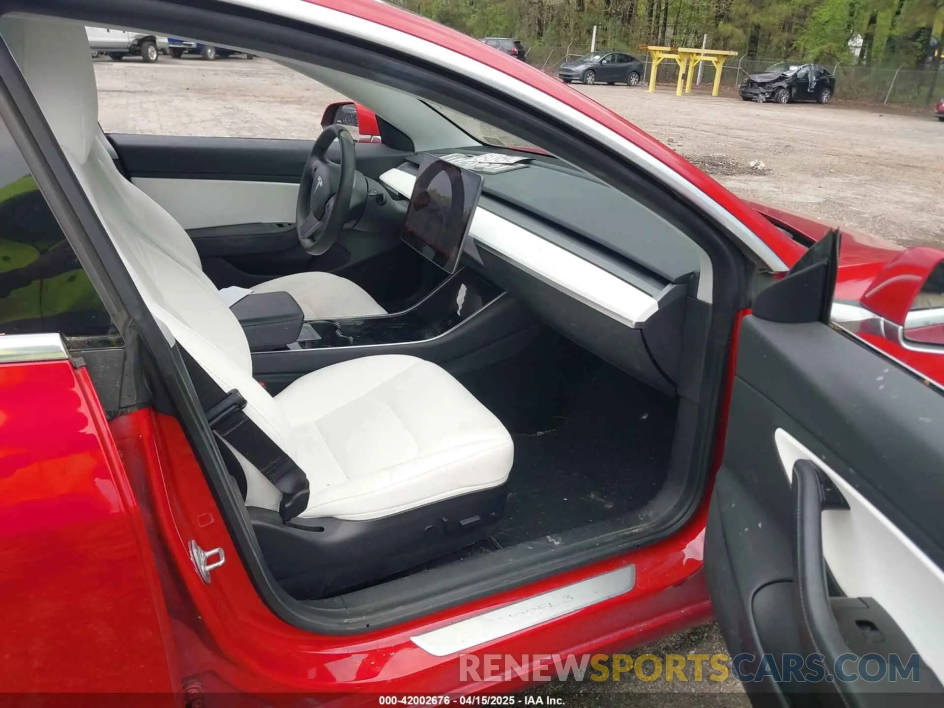 5 fotografías del automóvil dañado 5YJ3E1EB7LF668172 TESLA MODEL 3 2020