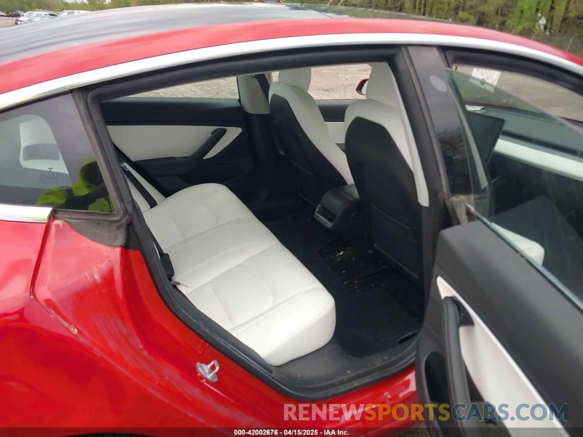 8 fotografías del automóvil dañado 5YJ3E1EB7LF668172 TESLA MODEL 3 2020