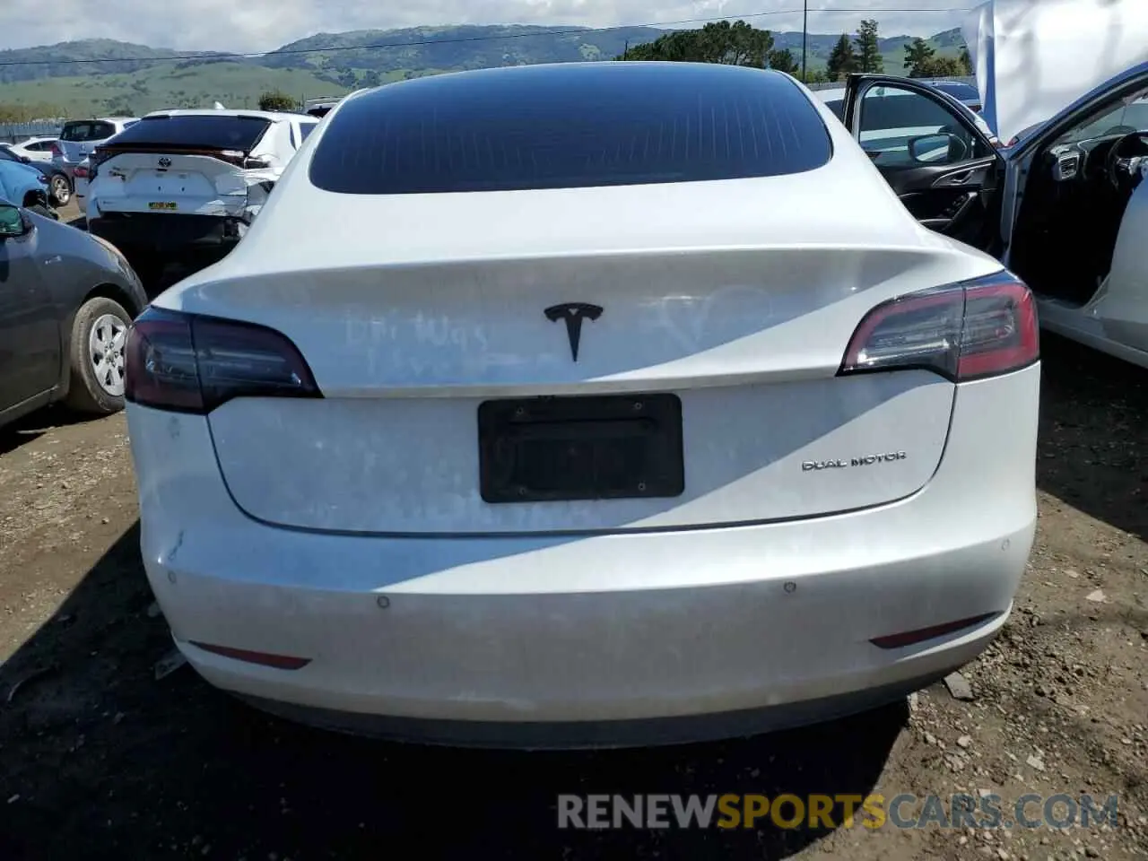 6 fotografías del automóvil dañado 5YJ3E1EB7LF806728 TESLA MODEL 3 2020