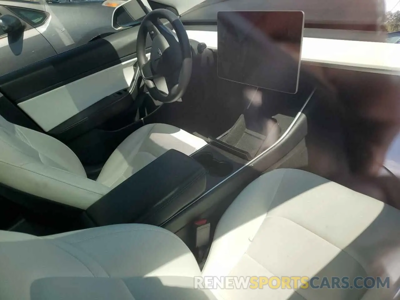 8 fotografías del automóvil dañado 5YJ3E1EB7LF806728 TESLA MODEL 3 2020