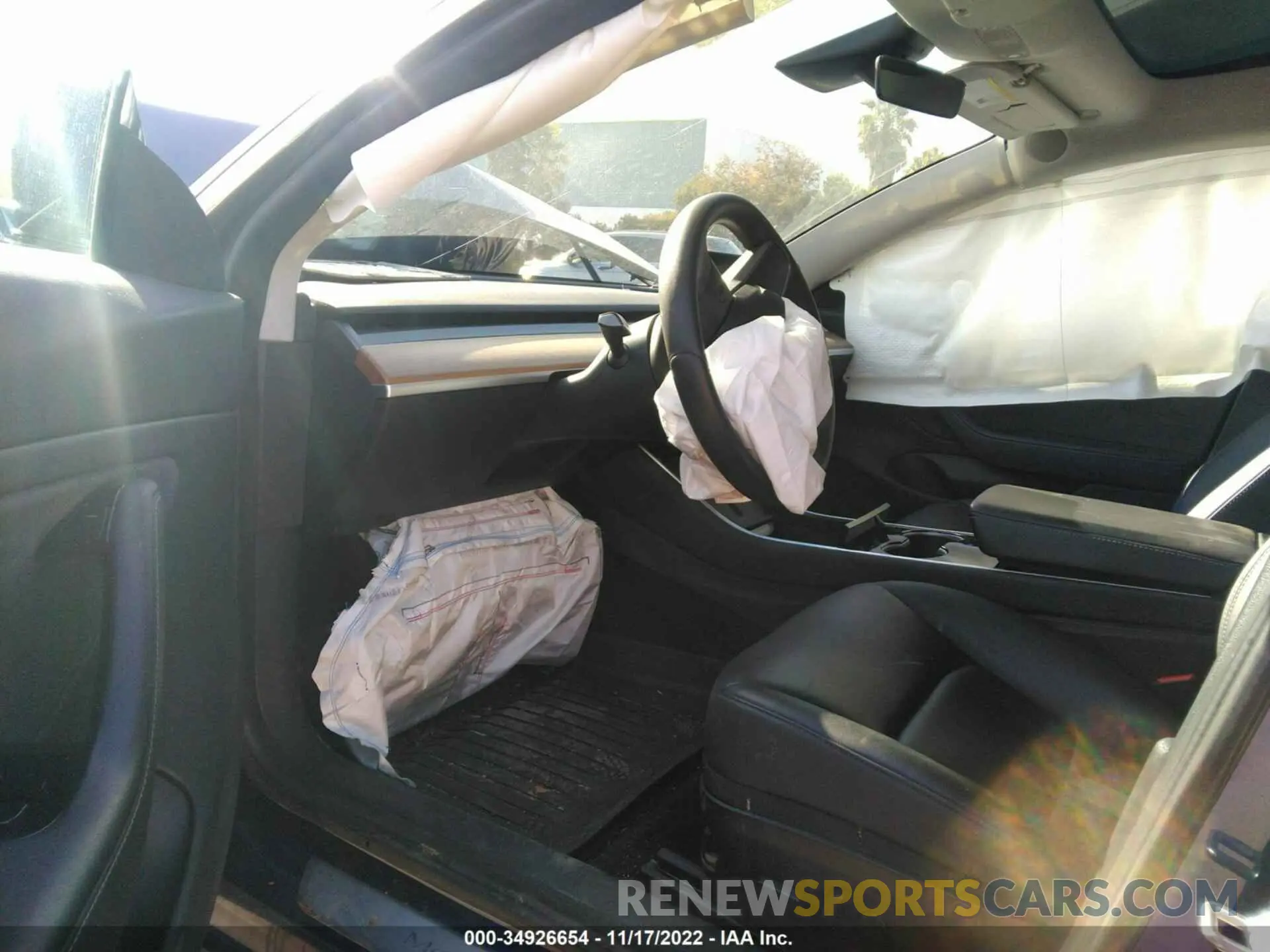5 fotografías del automóvil dañado 5YJ3E1EB8LF636072 TESLA MODEL 3 2020